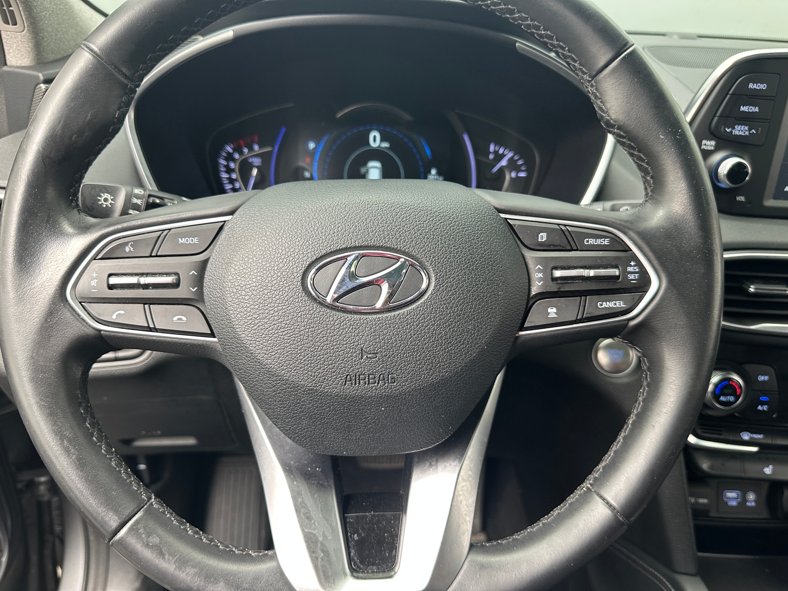 Thumbnail: 2019 Hyundai Santa Fe - 4