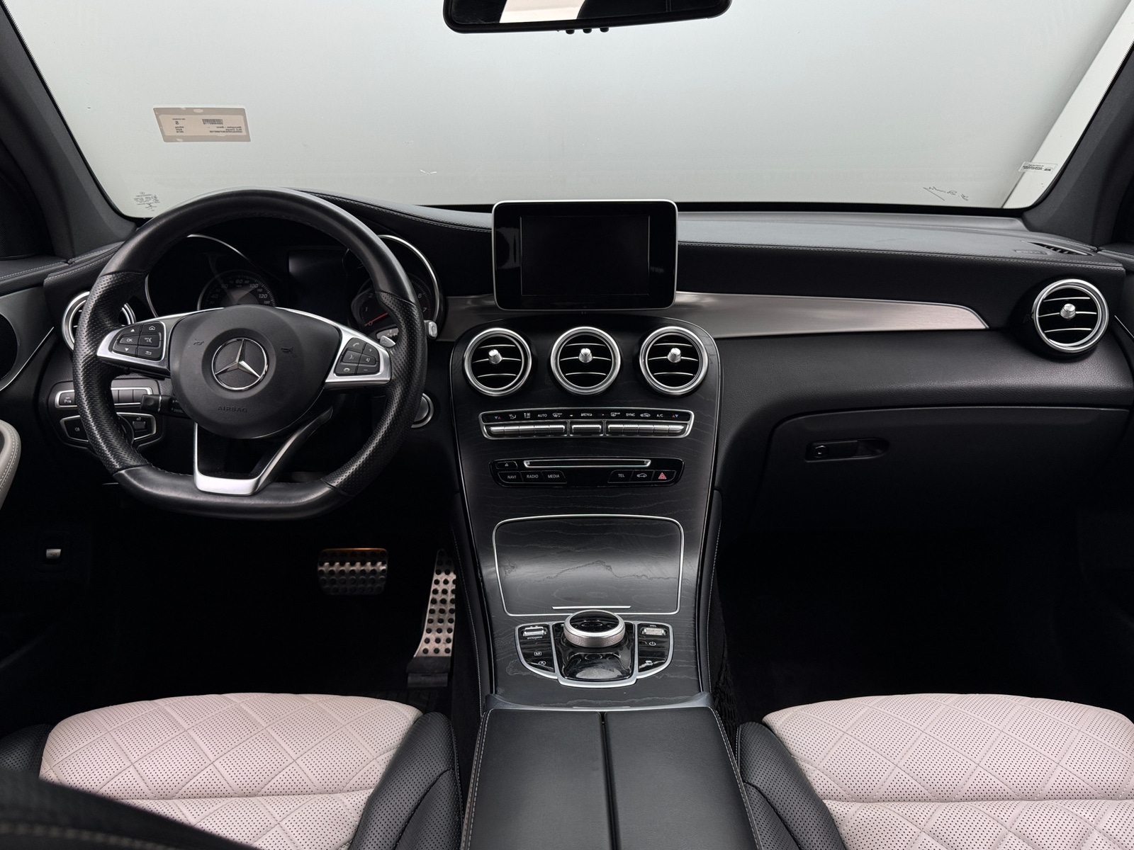 Thumbnail: 2019 Mercedes-Benz GLC - 2