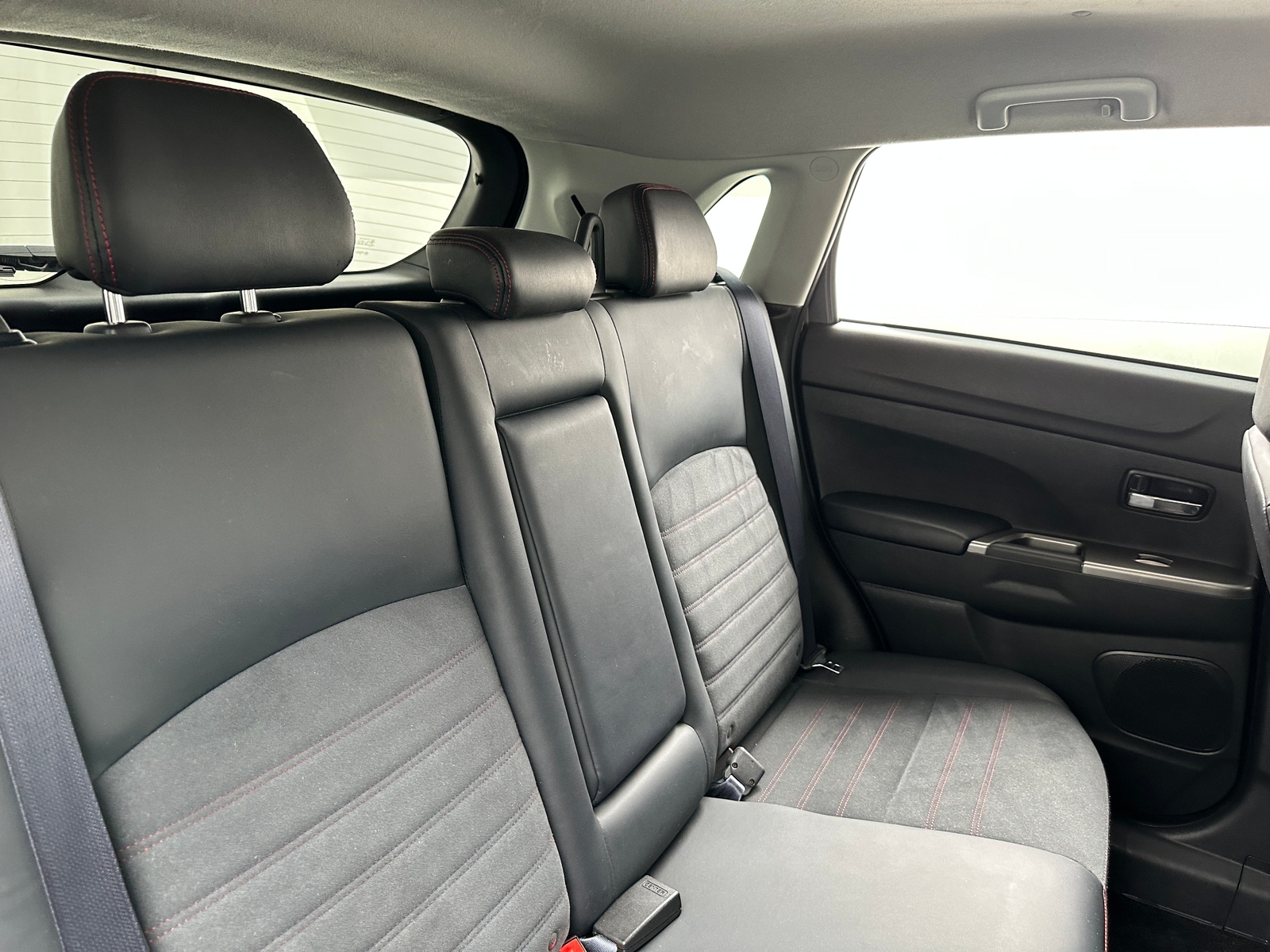 Thumbnail: 2024 Mitsubishi Outlander Sport - 6