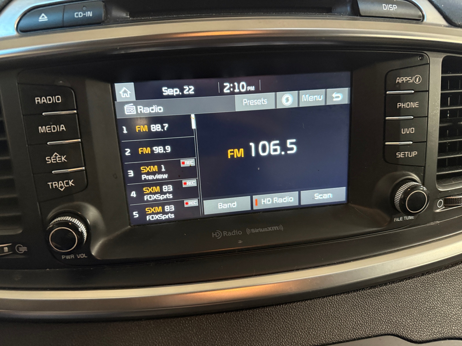Thumbnail: 2018 Kia Sorento - 3