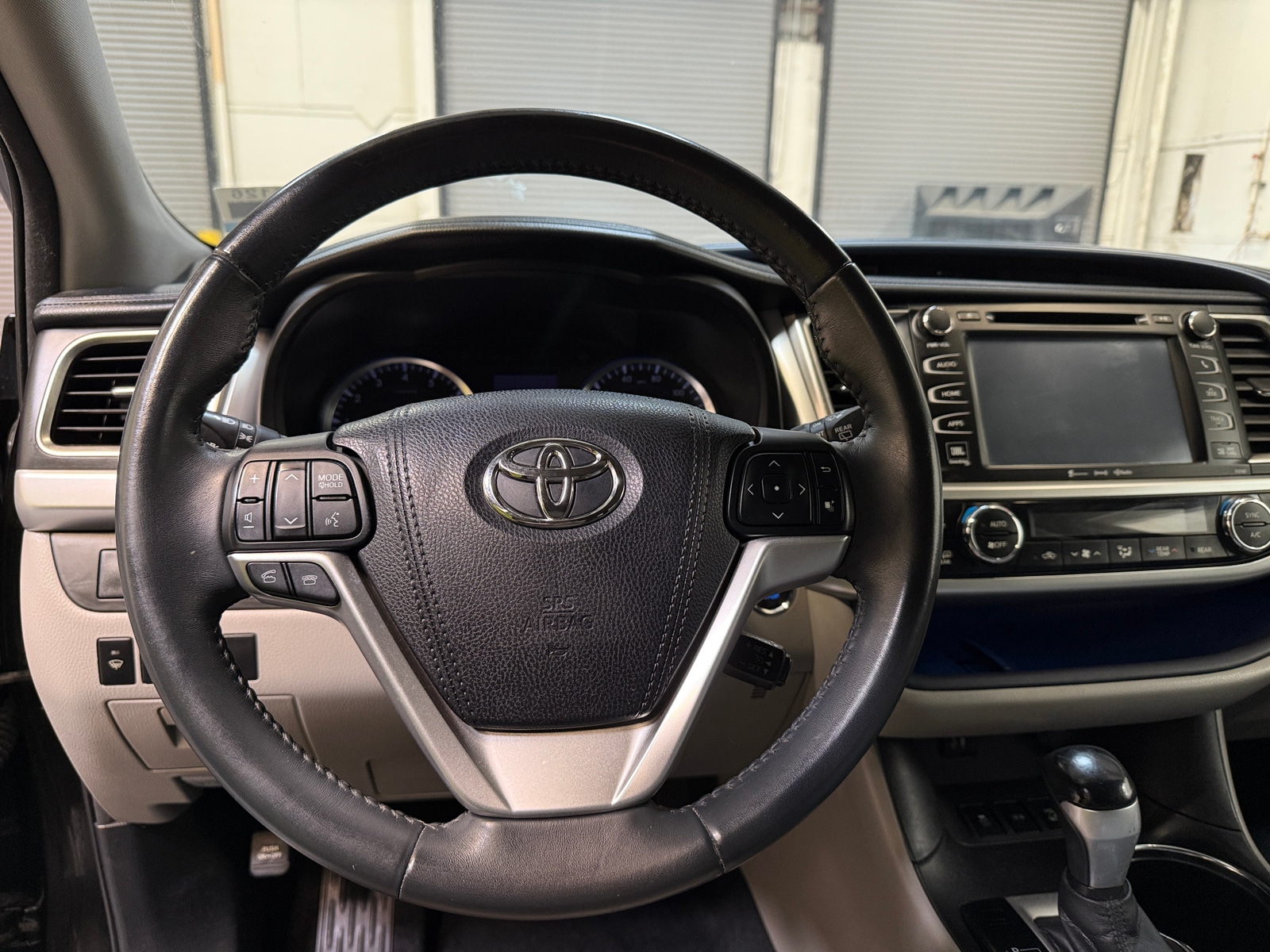 Thumbnail: 2016 Toyota Highlander - 4