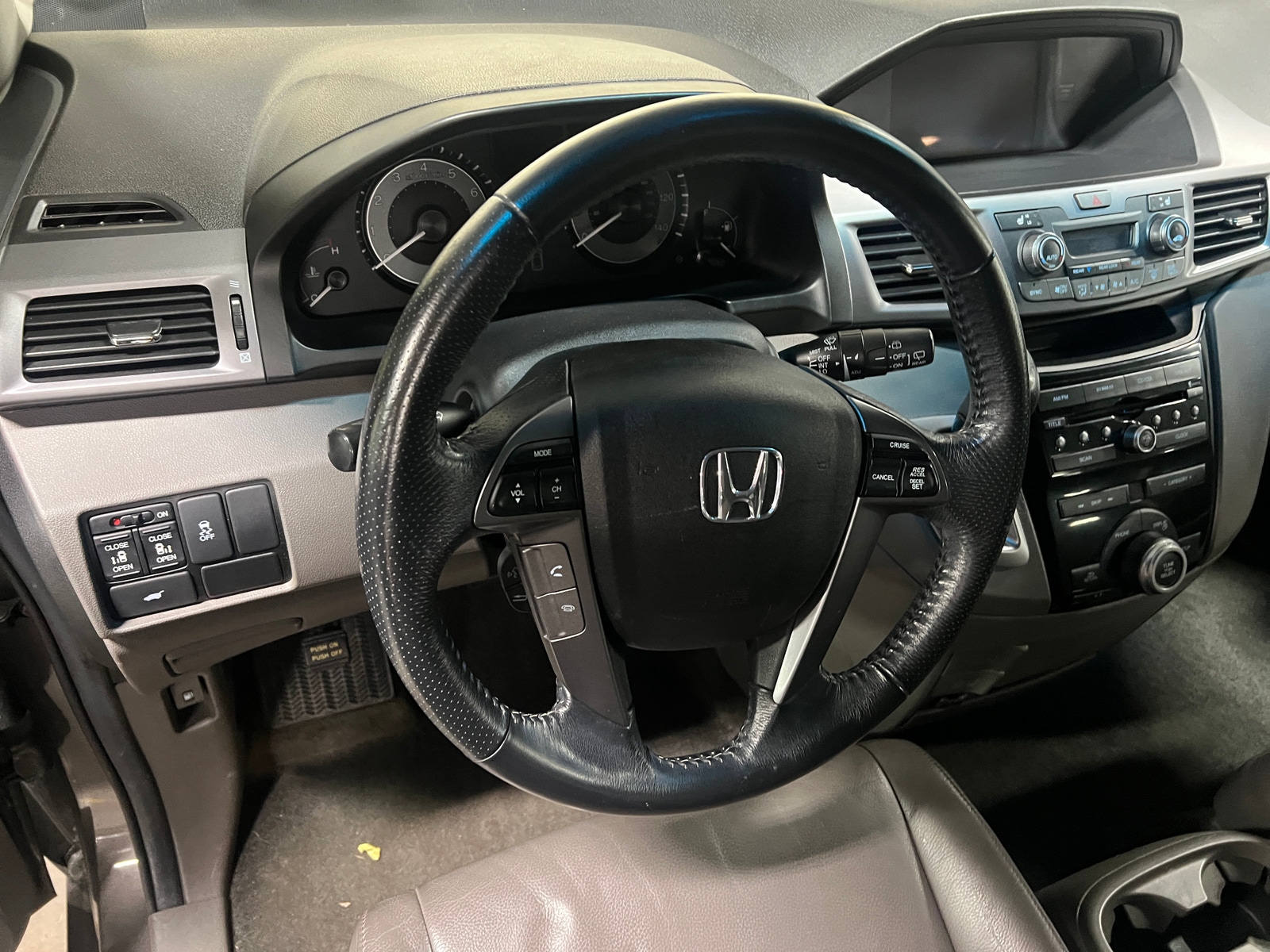 Thumbnail: 2012 Honda Odyssey - 4