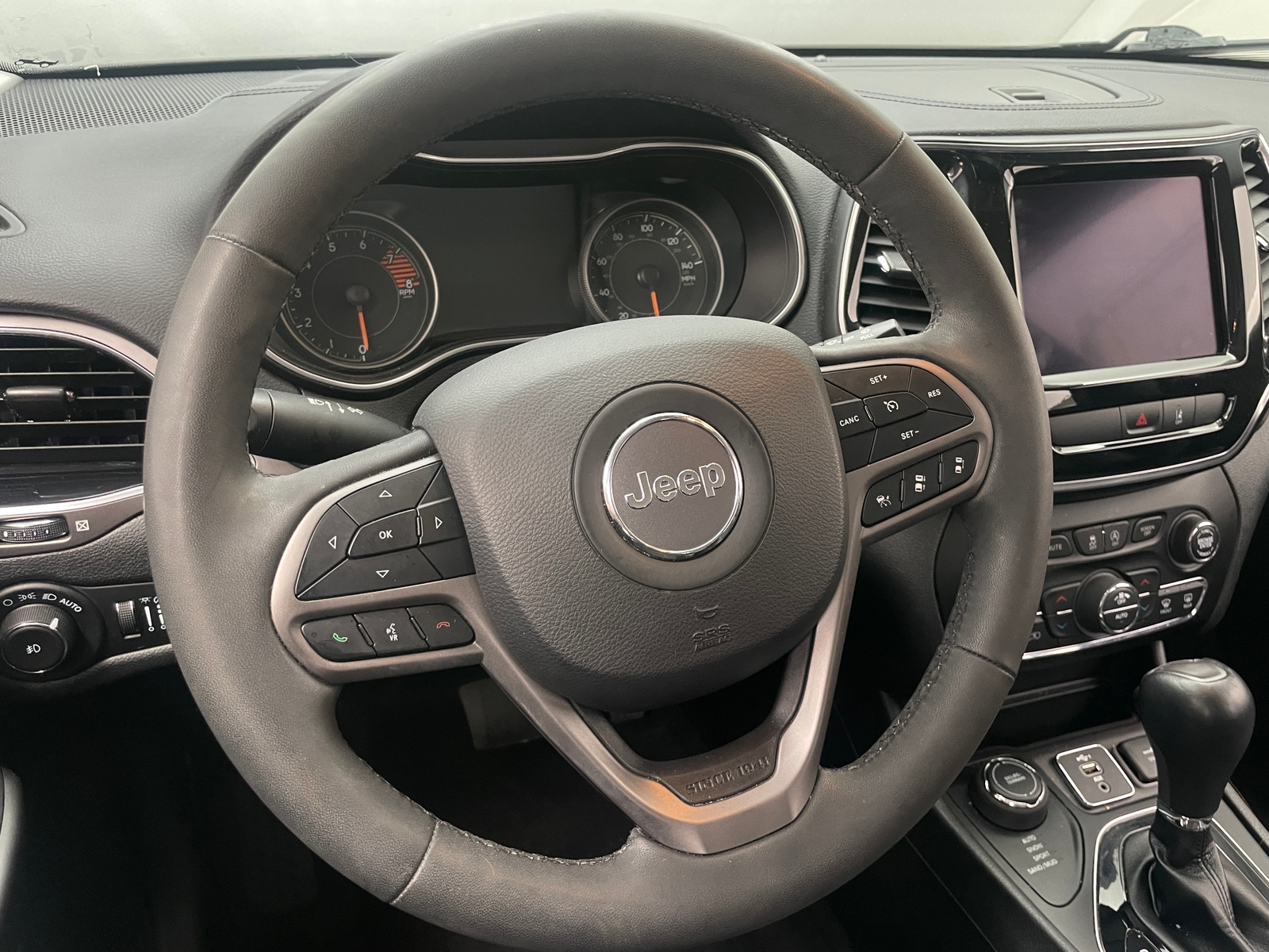 Thumbnail: 2022 Jeep Cherokee - 4