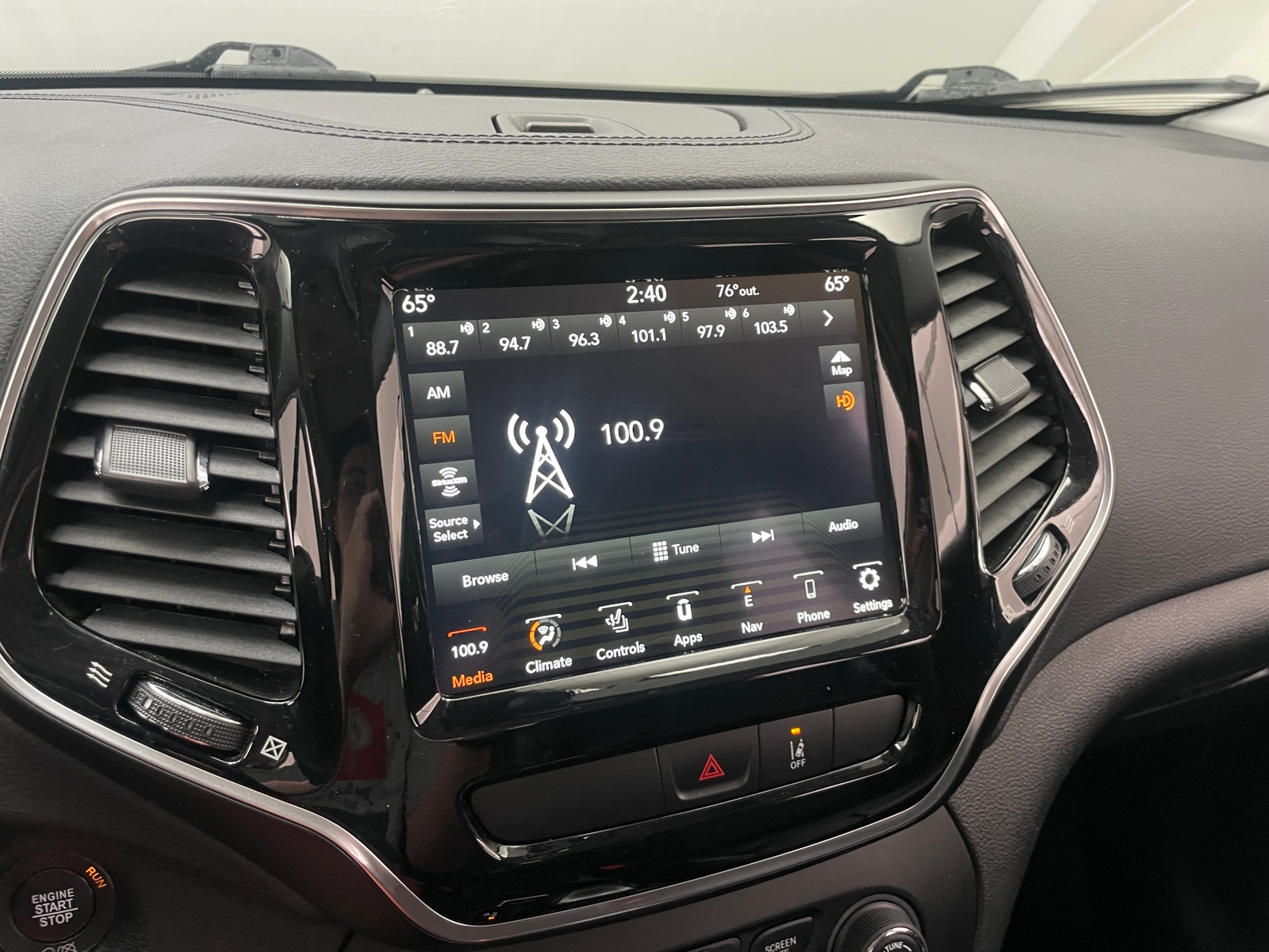 Thumbnail: 2022 Jeep Cherokee - 3