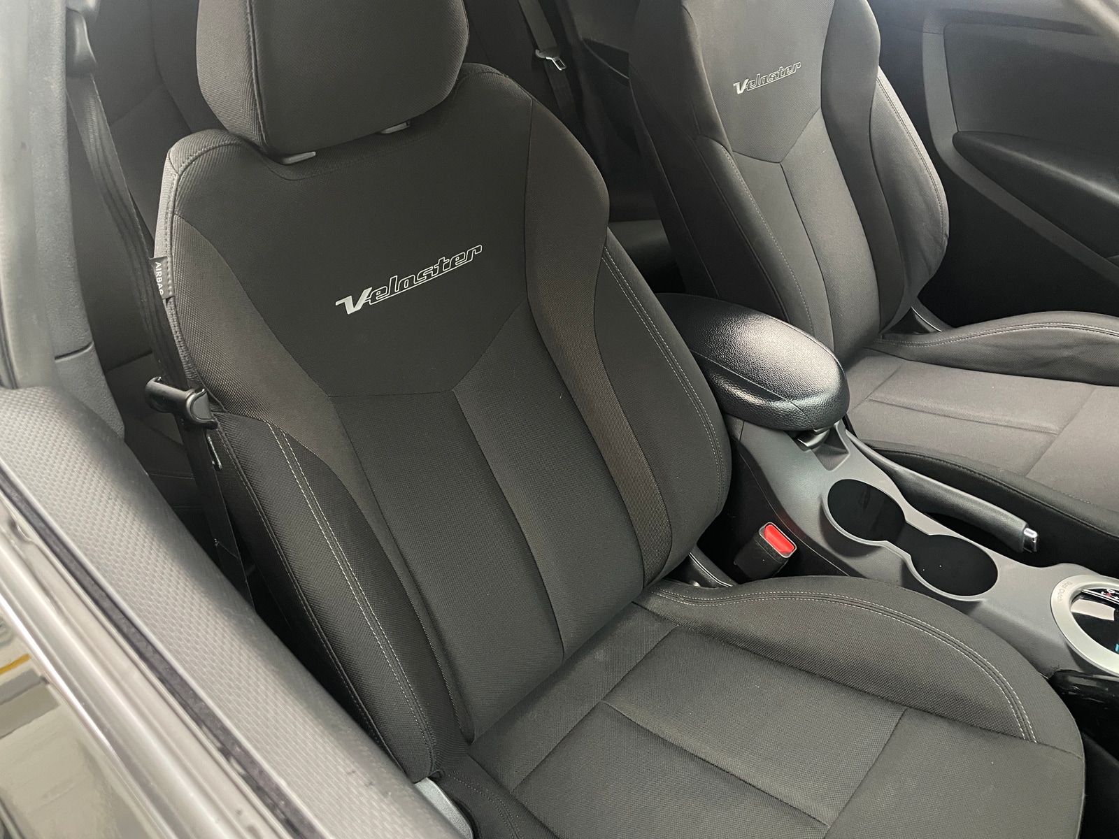 Thumbnail: 2017 Hyundai Veloster - 2