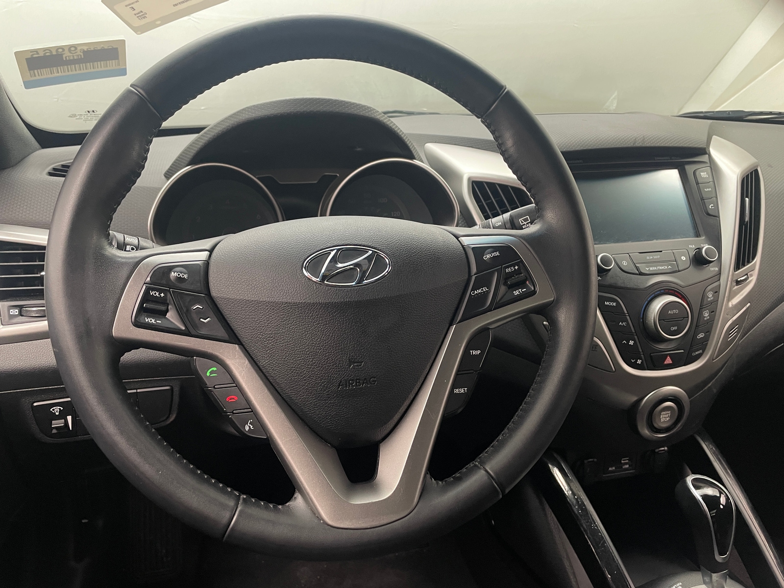 Thumbnail: 2017 Hyundai Veloster - 4