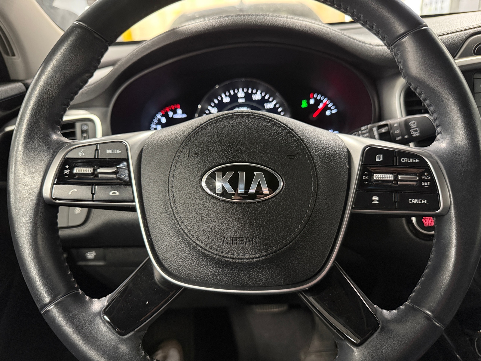 Thumbnail: 2019 Kia Sorento - 4