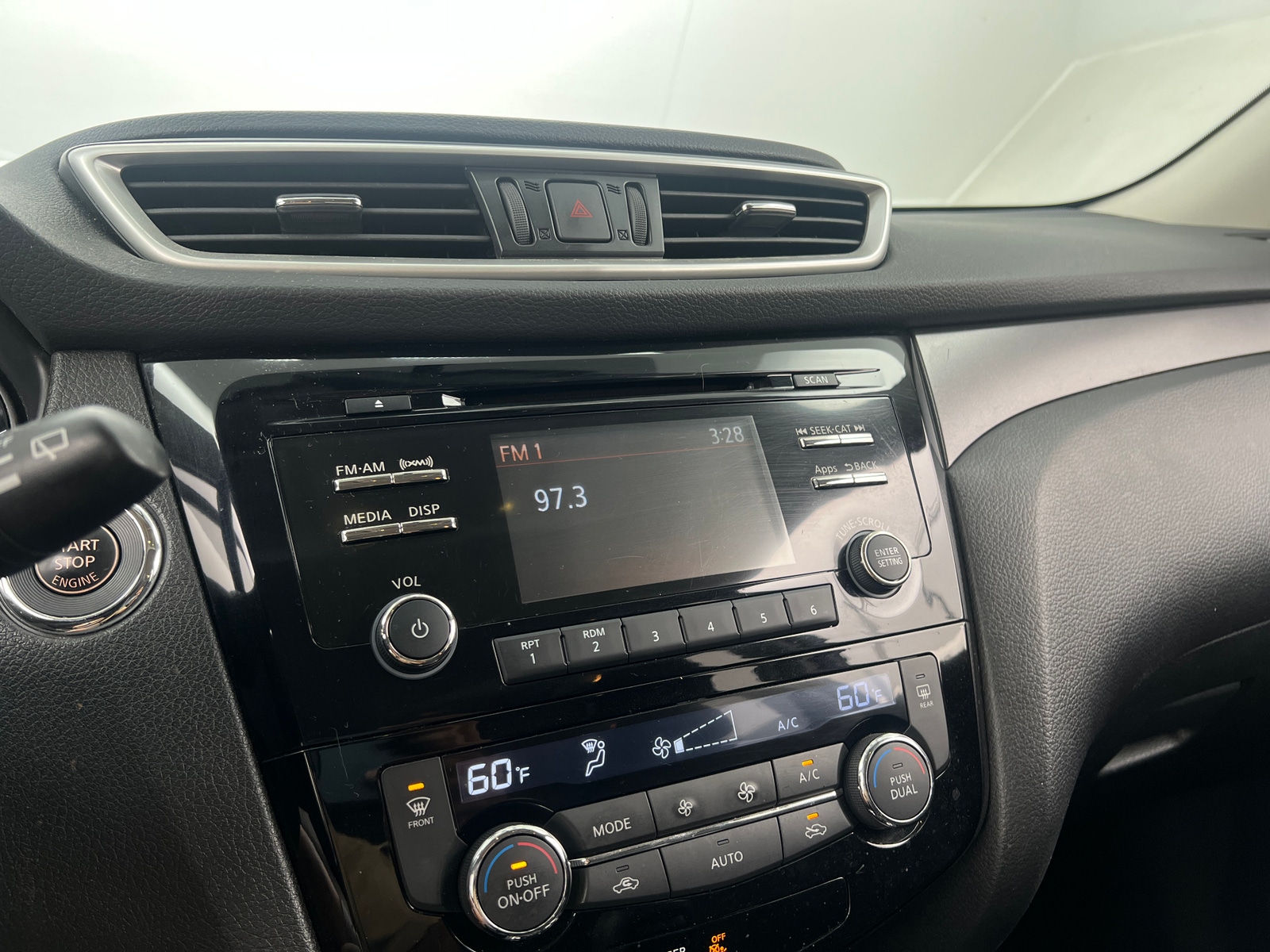 Thumbnail: 2015 Nissan Rogue - 4