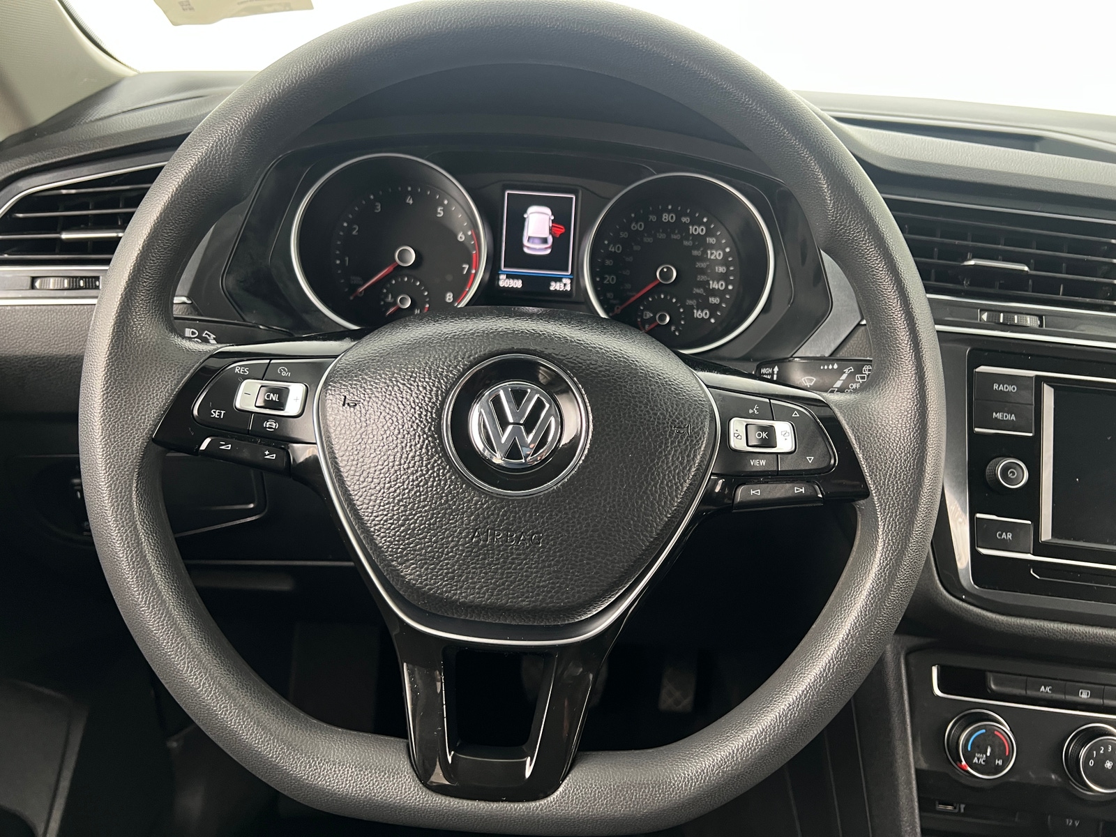 Thumbnail: 2019 Volkswagen Tiguan - 5