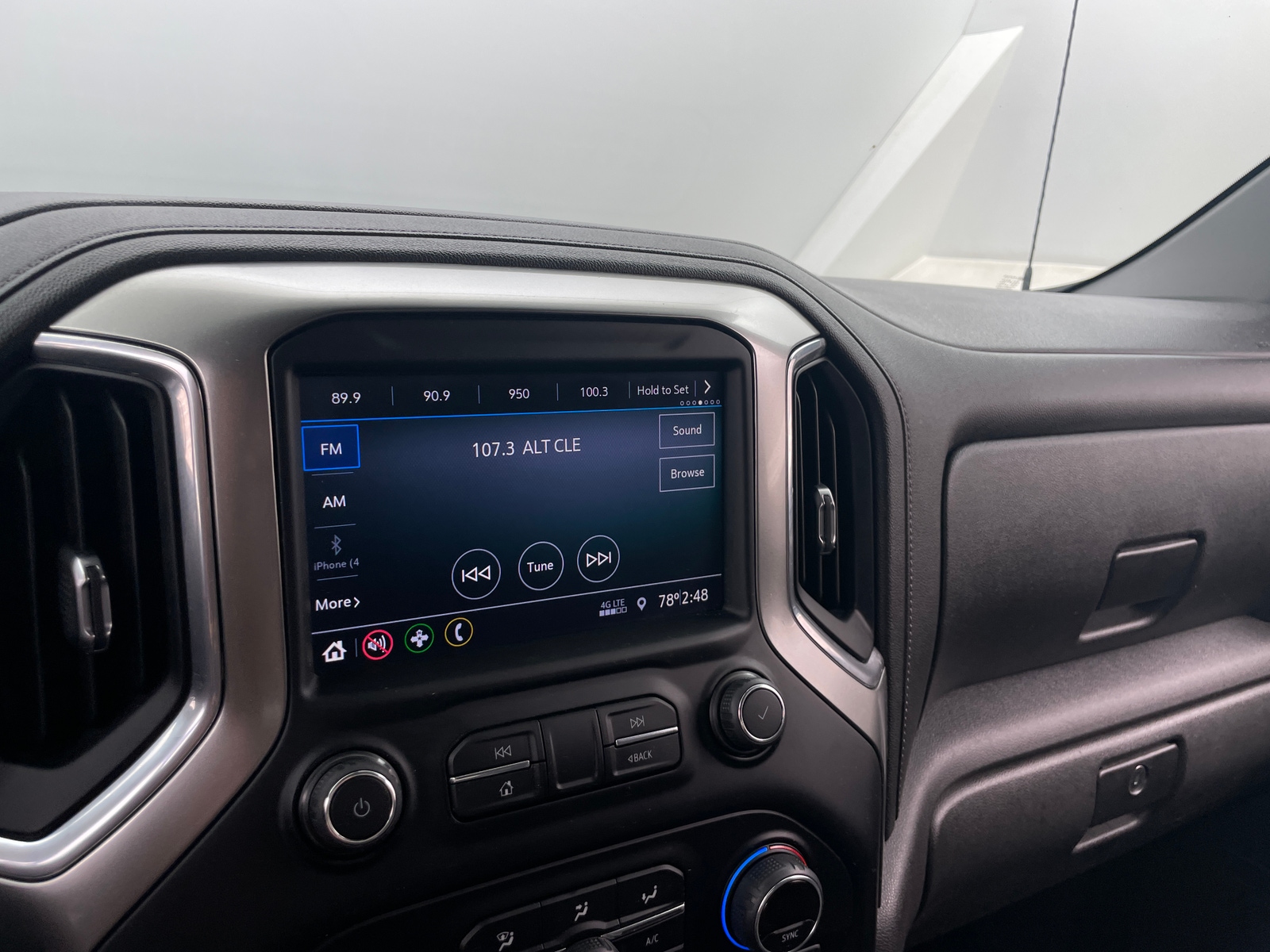 Thumbnail: 2021 Chevrolet Silverado 1500 - 4