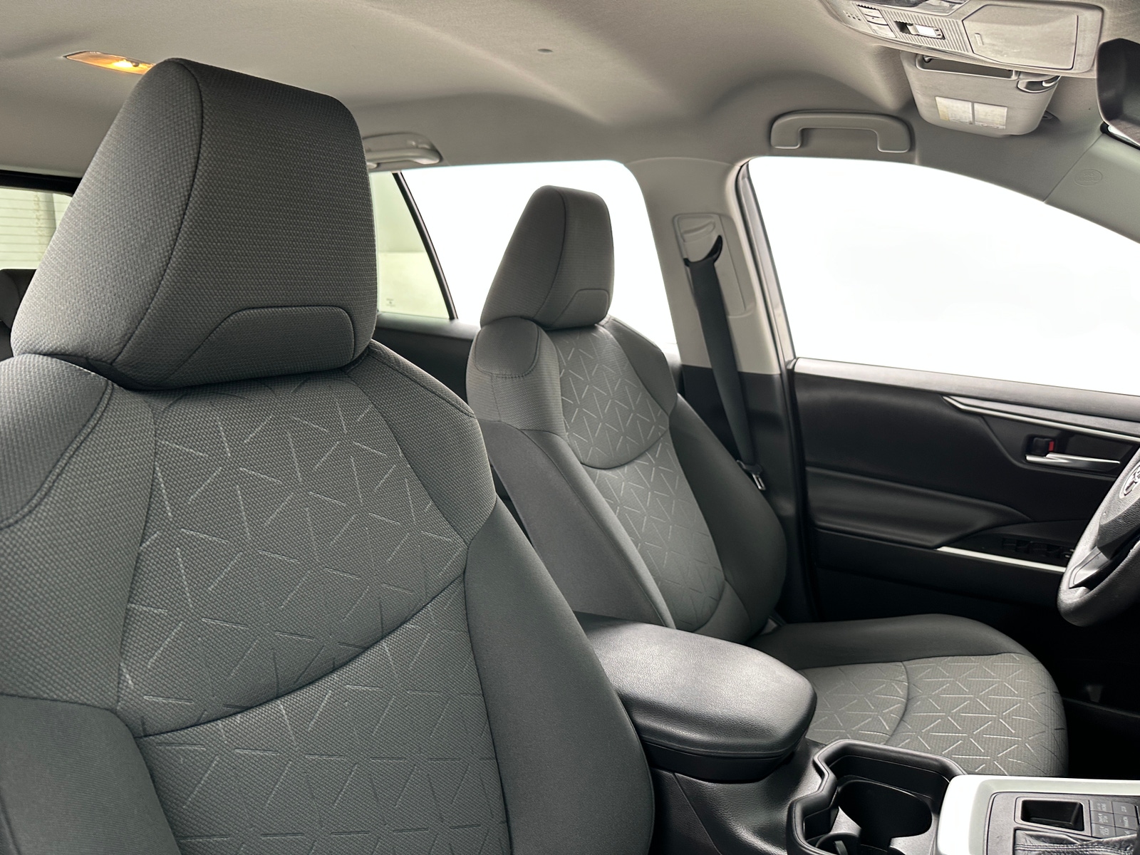 Thumbnail: 2020 Toyota RAV4 - 2