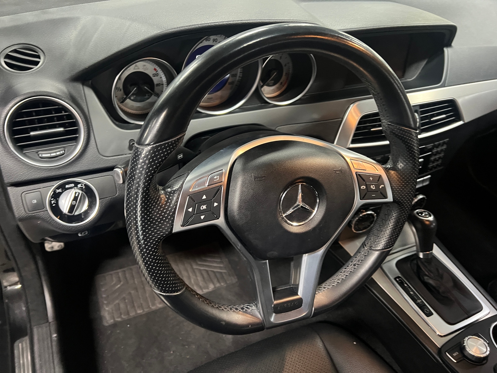 Thumbnail: 2013 Mercedes-Benz C-Class - 4
