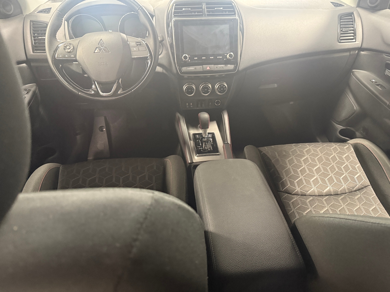 Thumbnail: 2024 Mitsubishi Outlander Sport - 3
