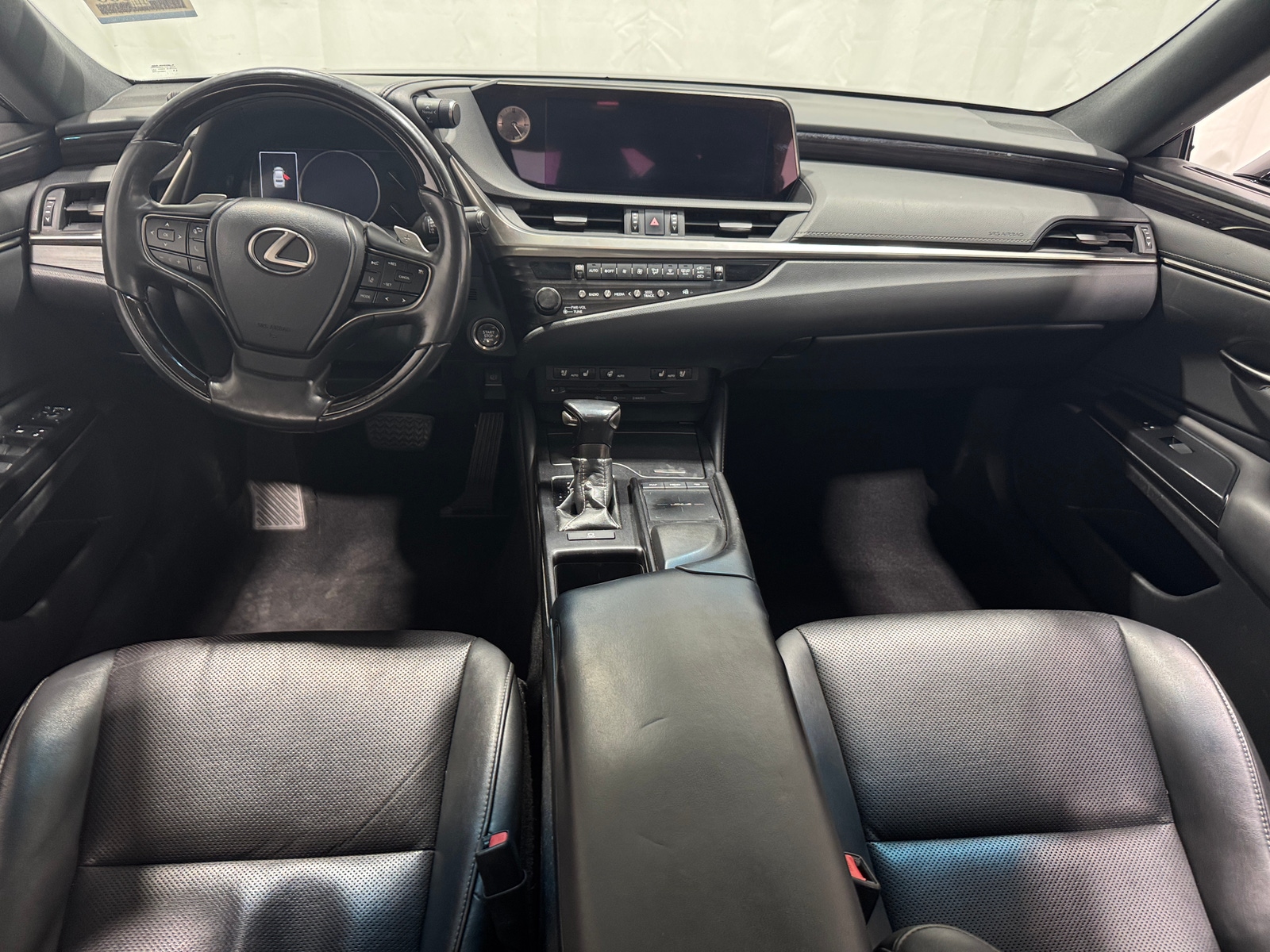 Thumbnail: 2020 Lexus ES - 2