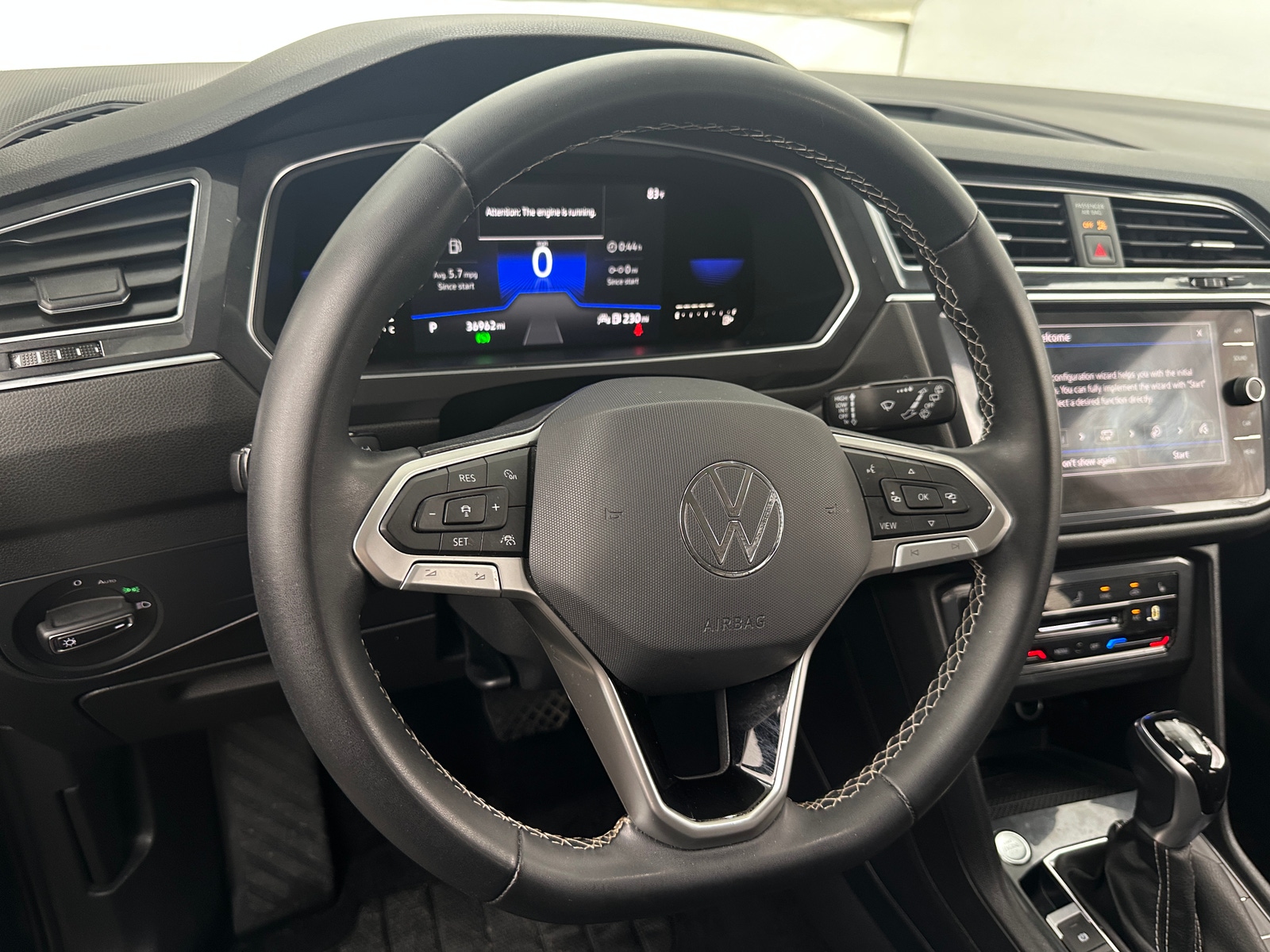 Thumbnail: 2022 Volkswagen Tiguan - 4