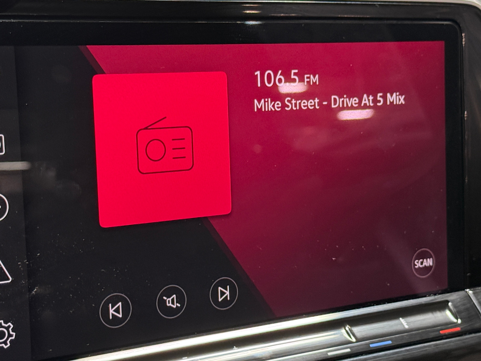 Thumbnail: 2024 Volkswagen Atlas - 3