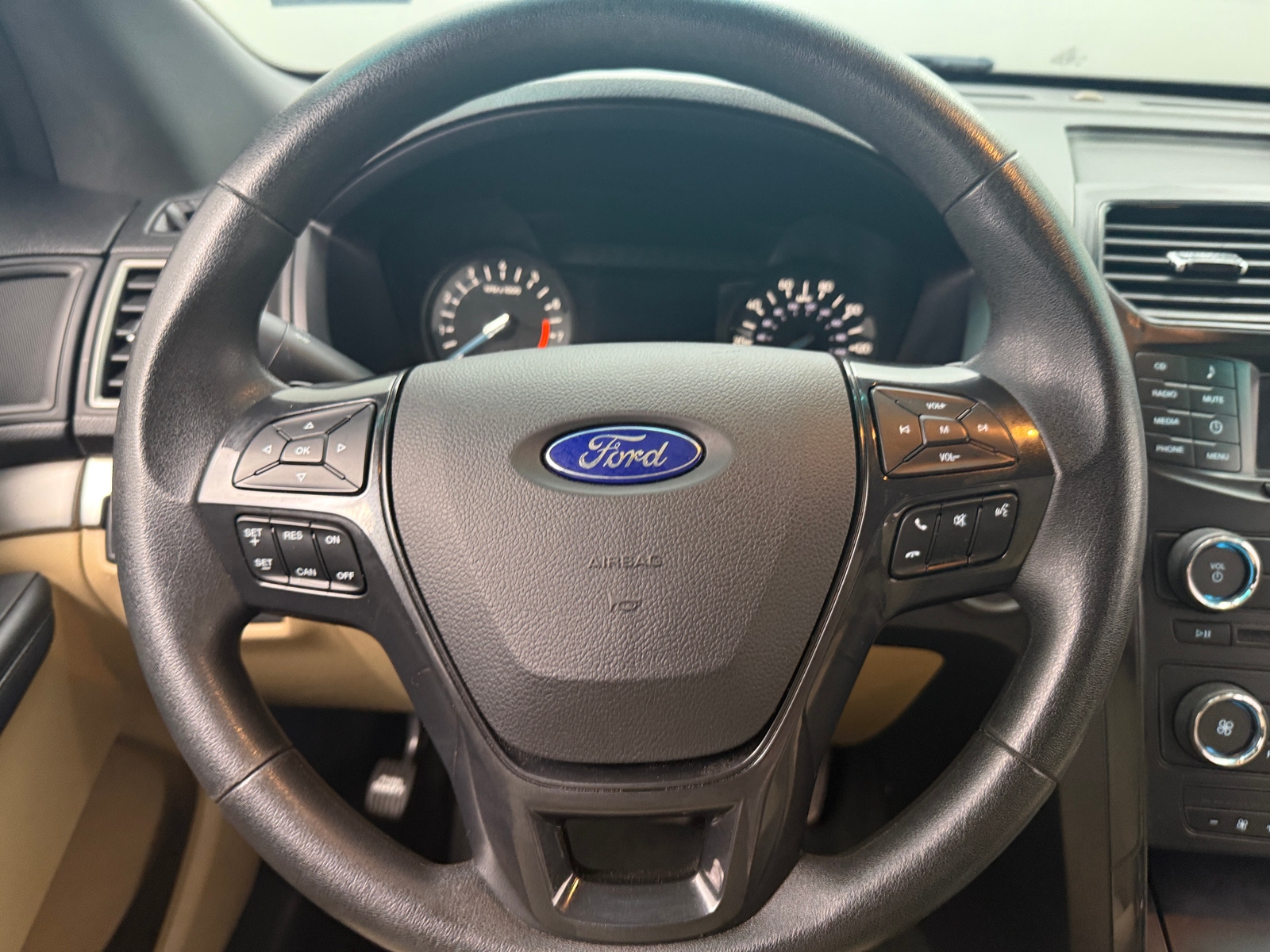 Thumbnail: 2016 Ford Explorer - 5