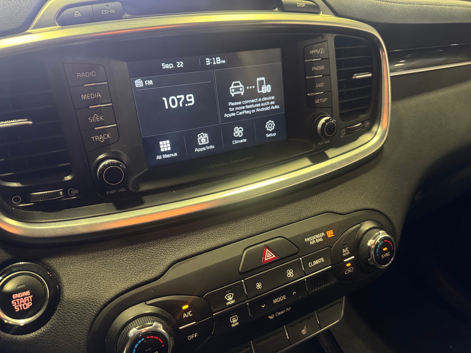 Thumbnail: 2017 Kia Sorento - 3
