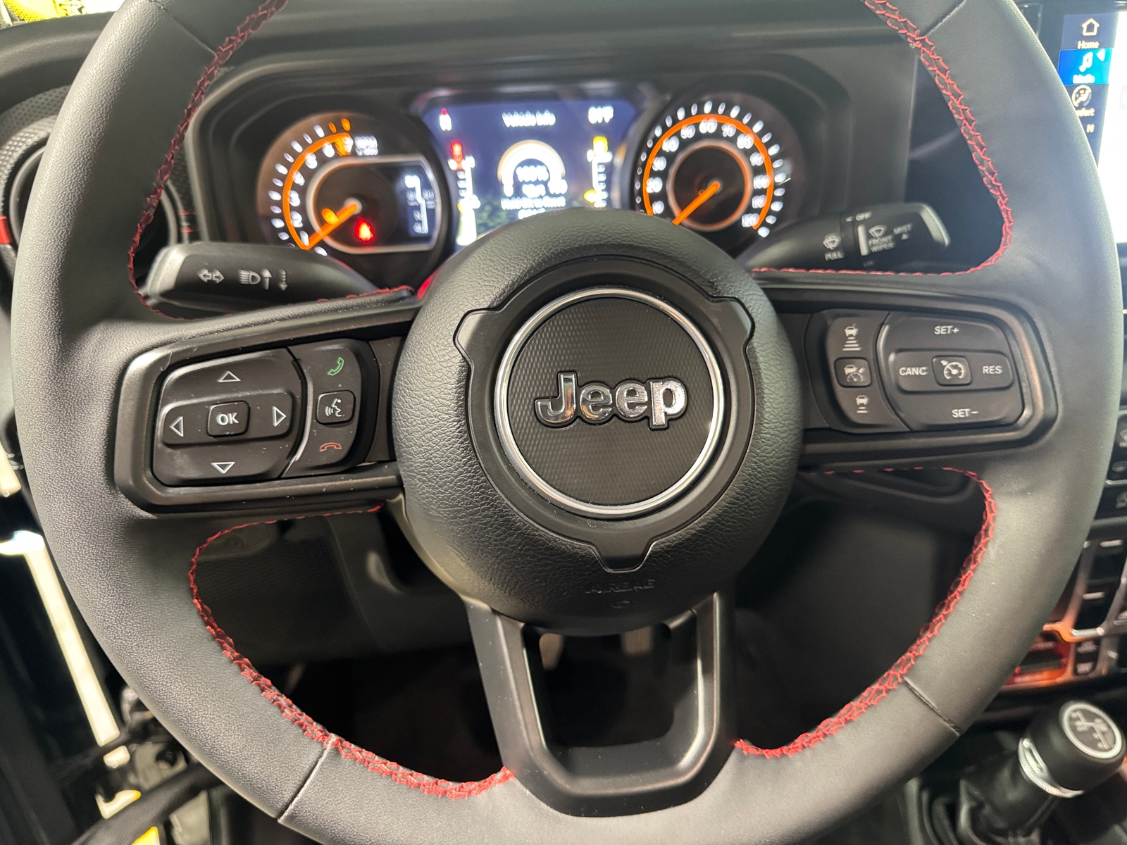Thumbnail: 2024 Jeep Gladiator - 4