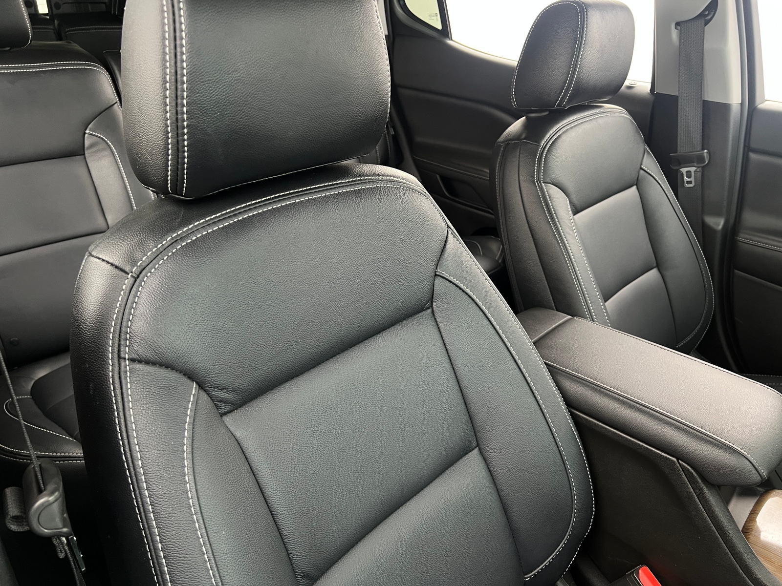 Thumbnail: 2018 GMC Acadia - 2
