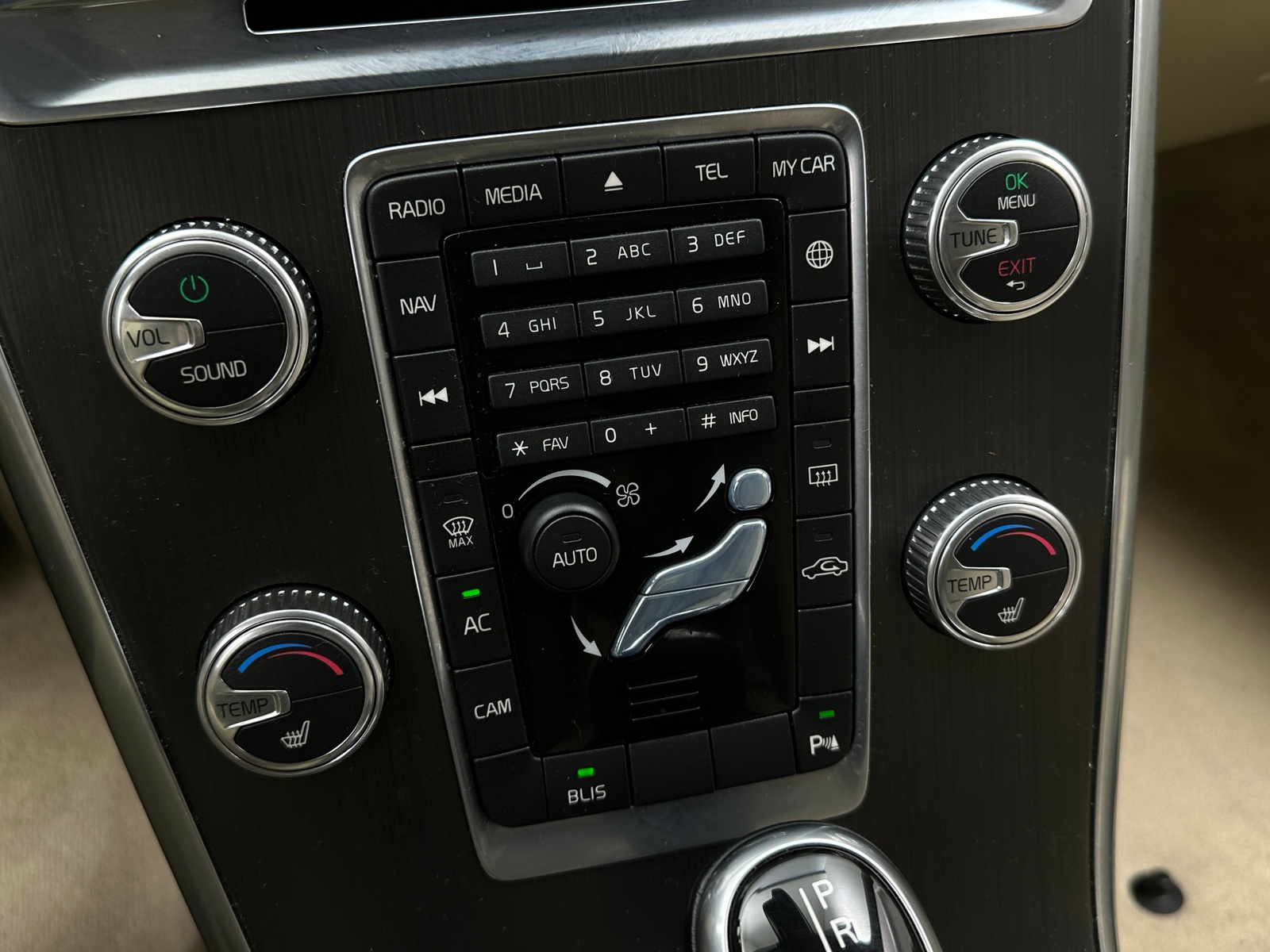 Thumbnail: 2015 Volvo XC60 - 3