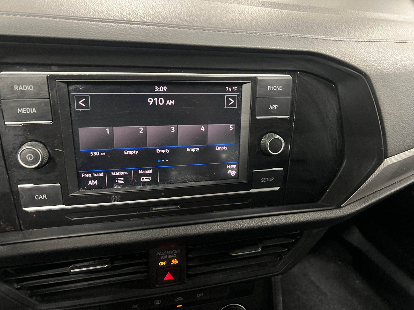 Thumbnail: 2019 Volkswagen Jetta - 4