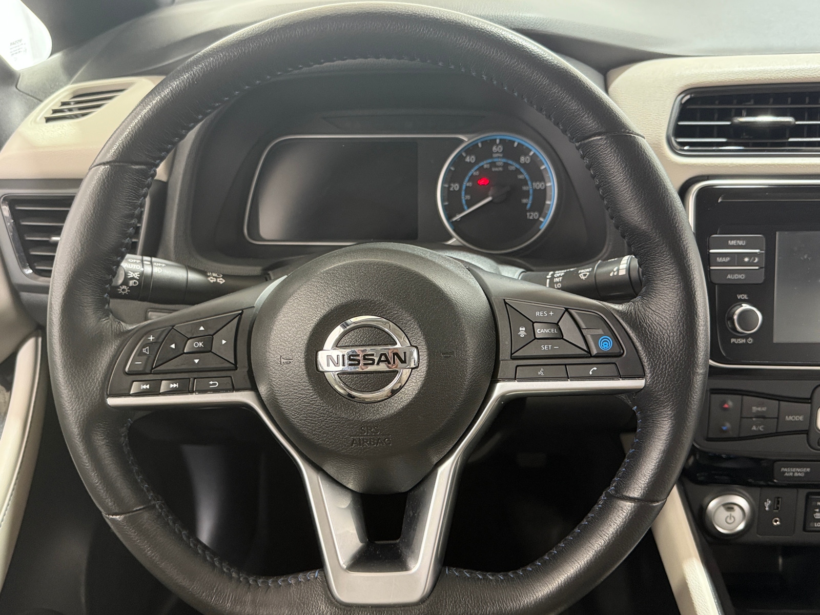 Thumbnail: 2018 Nissan Leaf - 4