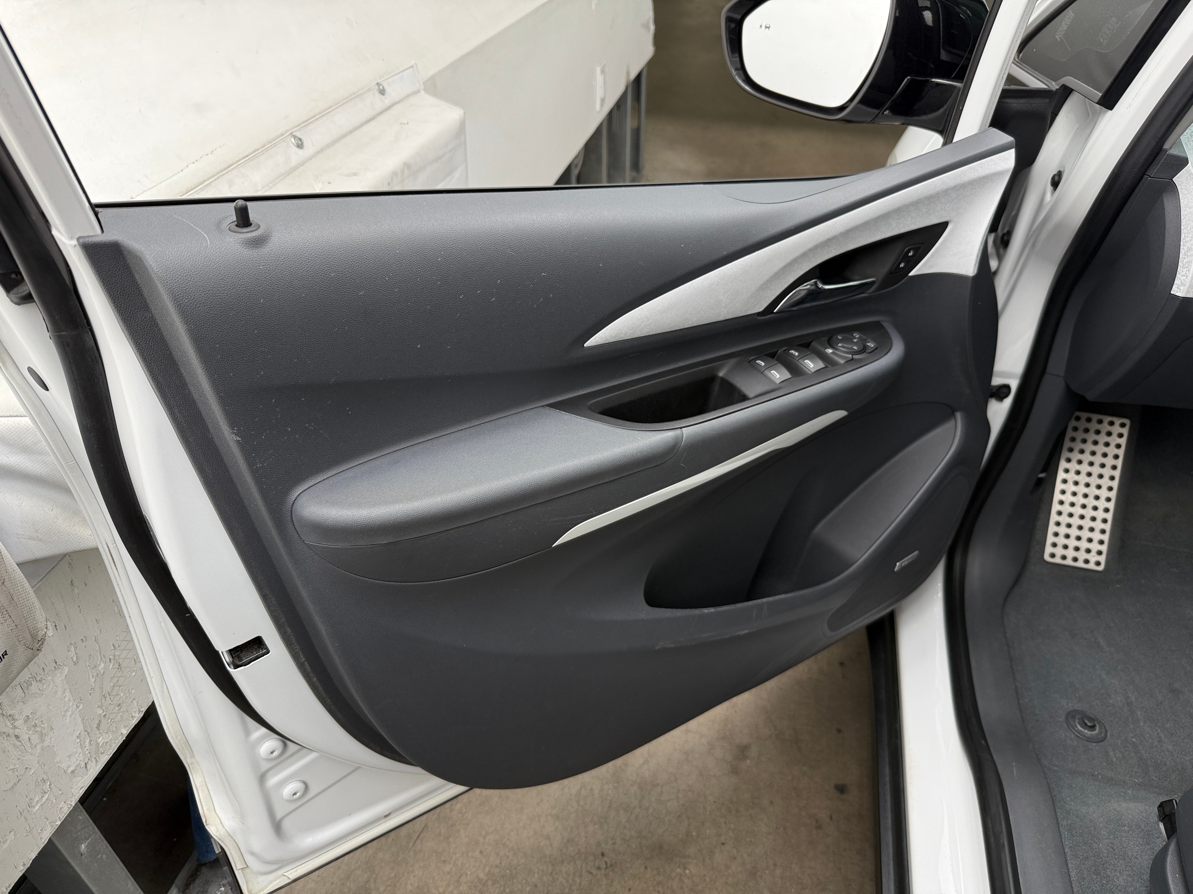 Used 2019 Chevrolet Bolt EV Premier with VIN 1G1FZ6S0XK4135605 for sale in Oak Creek, WI