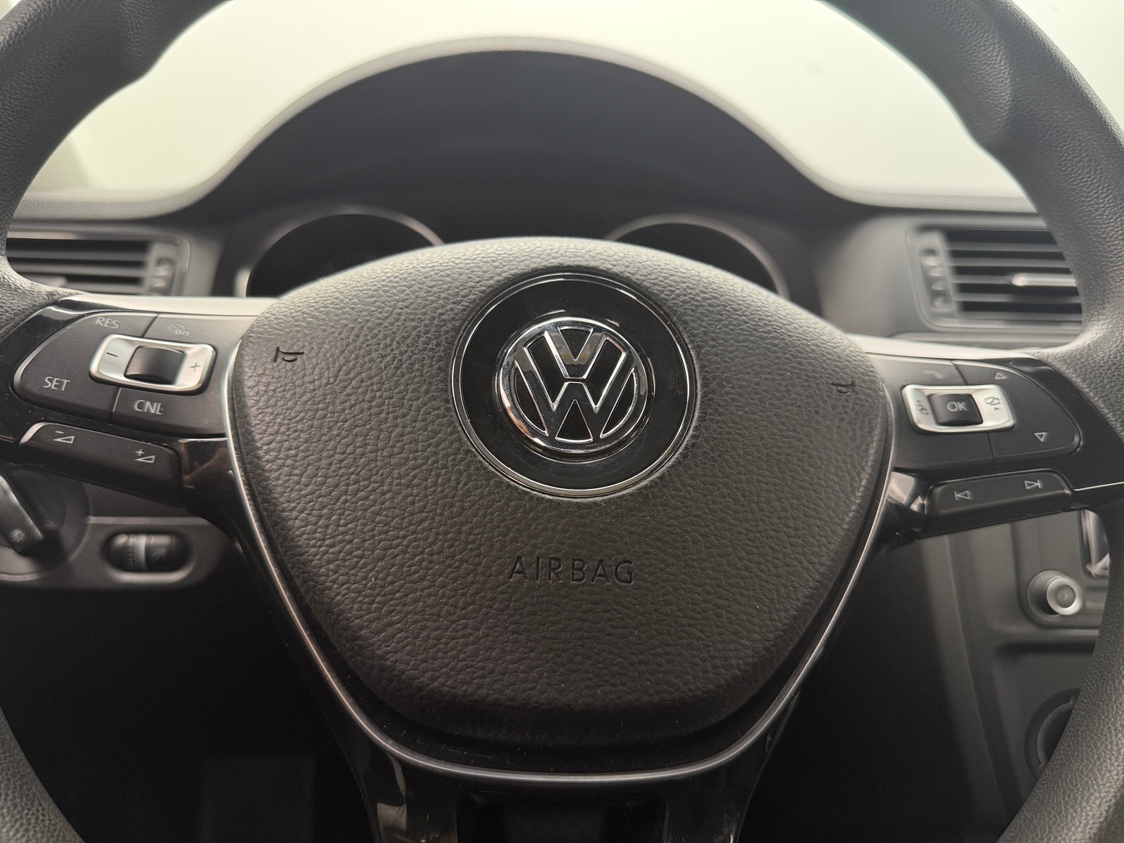 Thumbnail: 2016 Volkswagen Jetta - 5