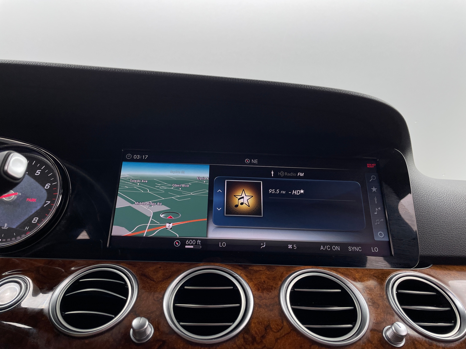 Thumbnail: 2018 Mercedes-Benz E-Class - 3