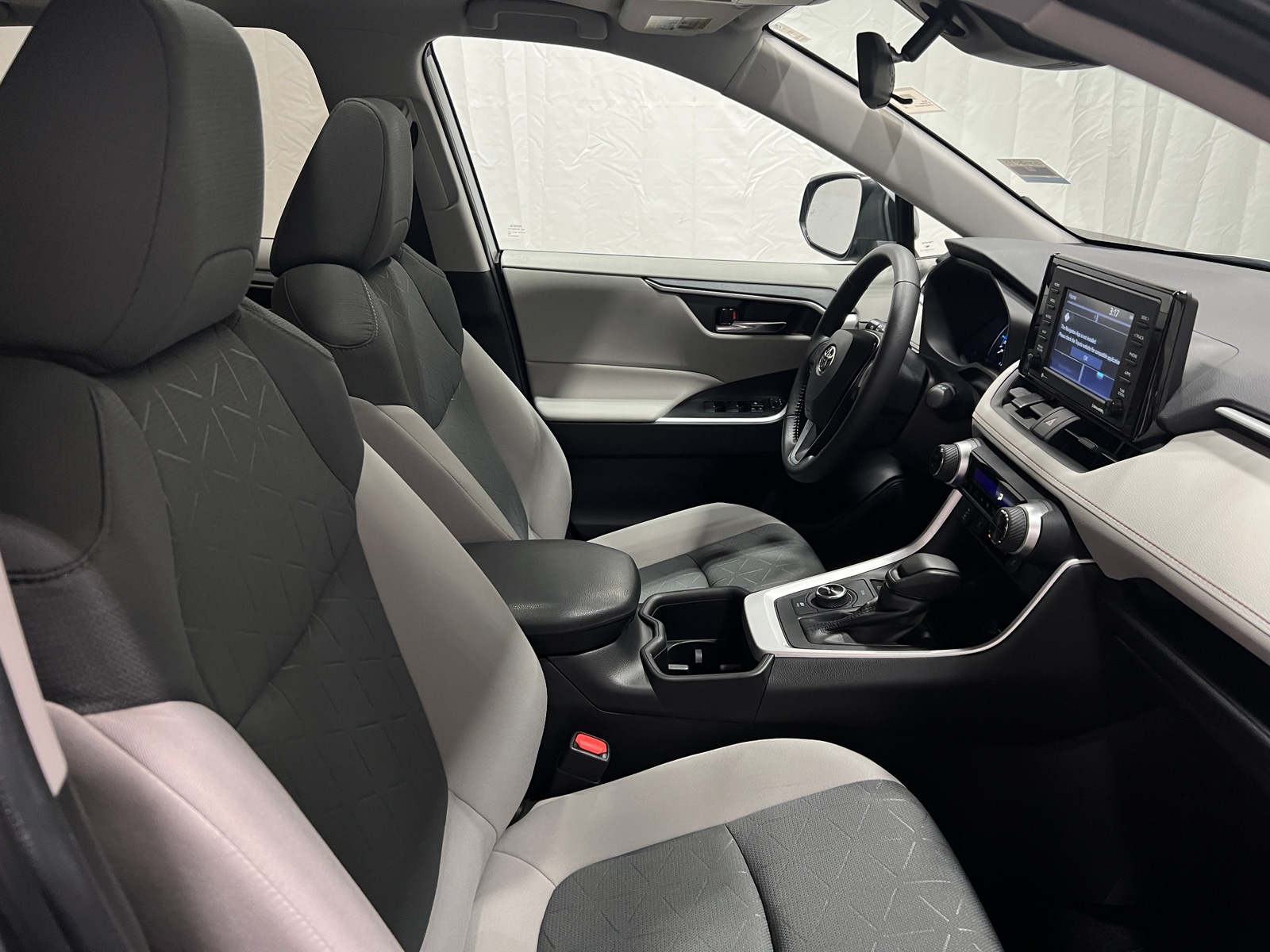Thumbnail: 2022 Toyota RAV4 - 2