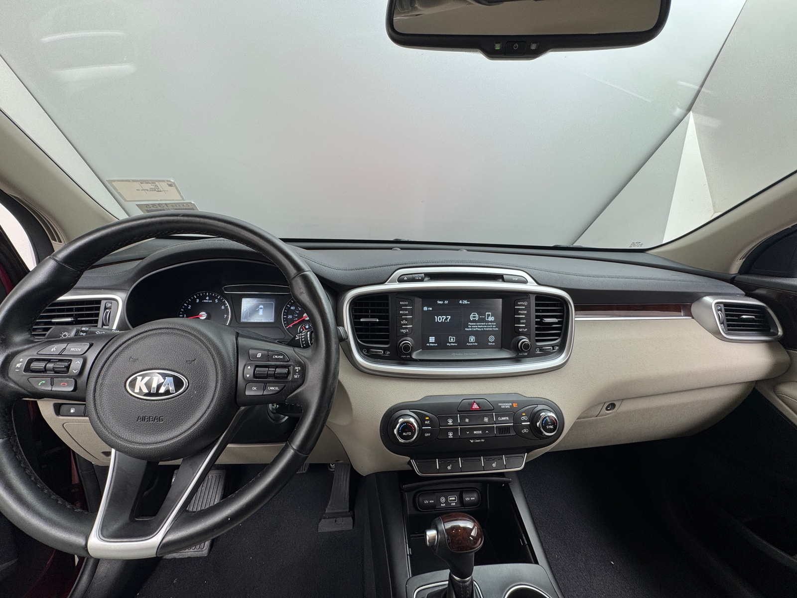 Thumbnail: 2017 Kia Sorento - 3