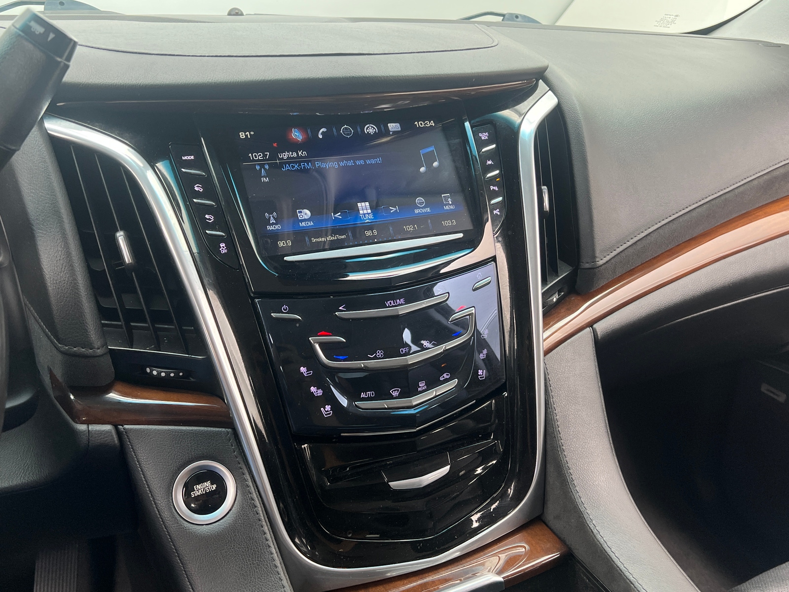 Thumbnail: 2019 Cadillac Escalade - 3