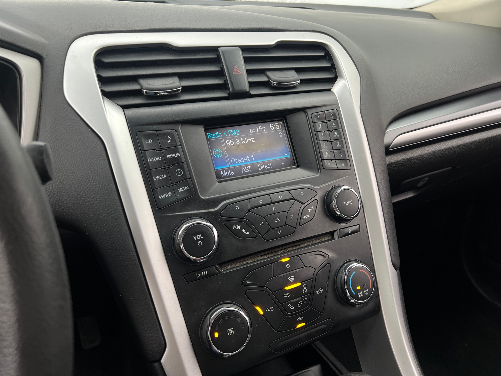 Thumbnail: 2014 Ford Fusion - 4