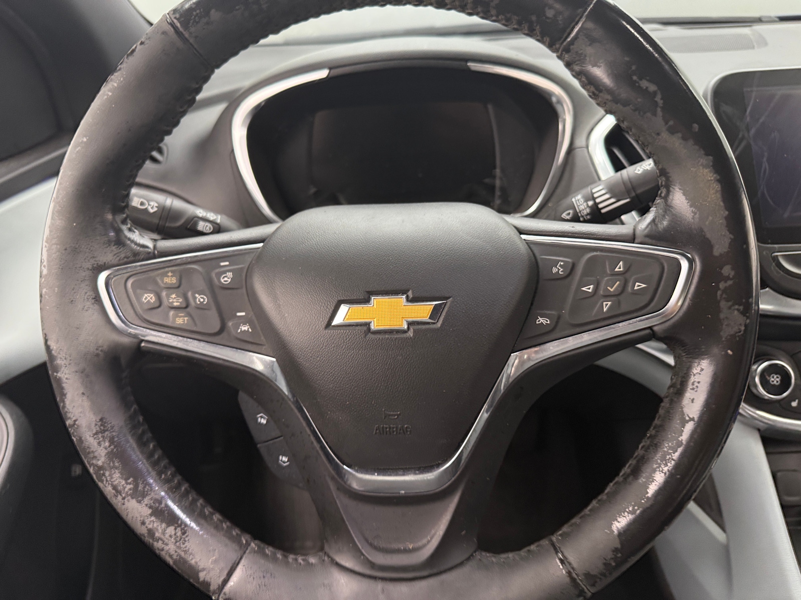 Thumbnail: 2019 Chevrolet Volt - 4