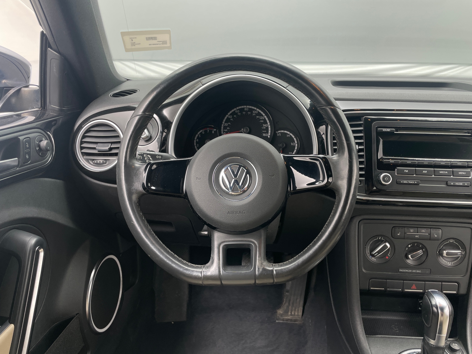 Thumbnail: 2013 Volkswagen Beetle - 4