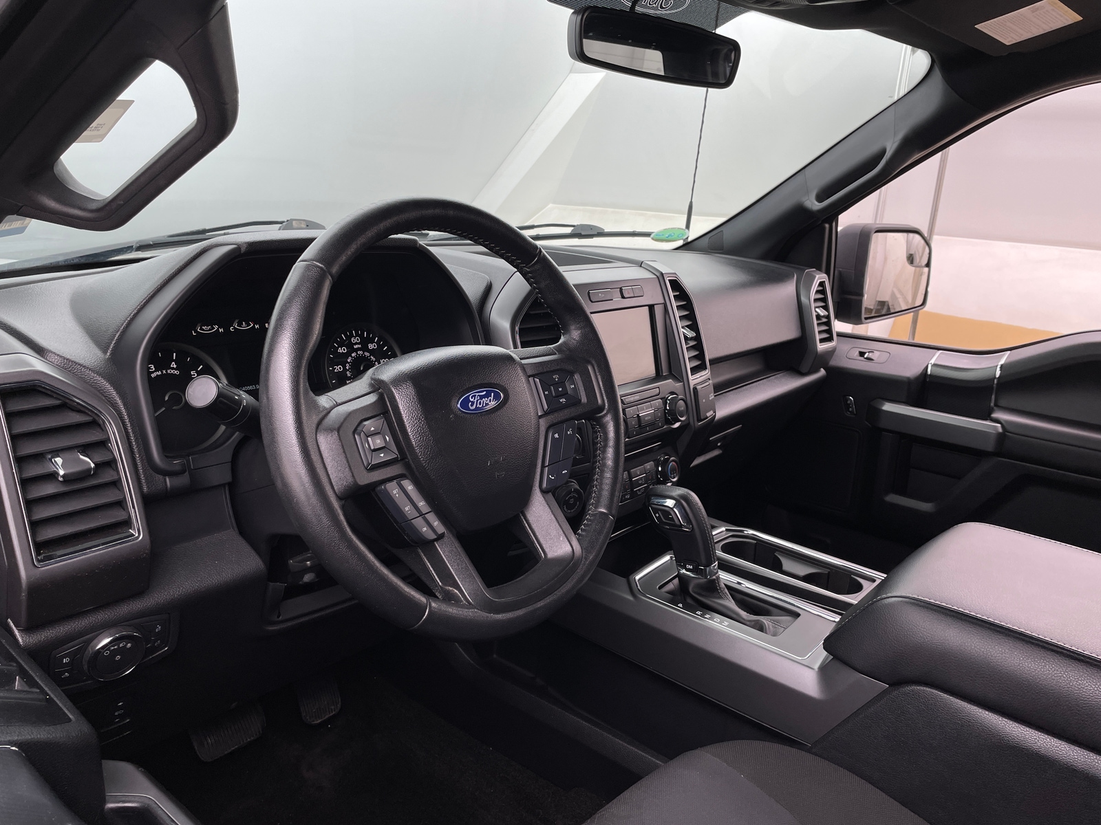 Thumbnail: 2018 Ford Econoline - 3