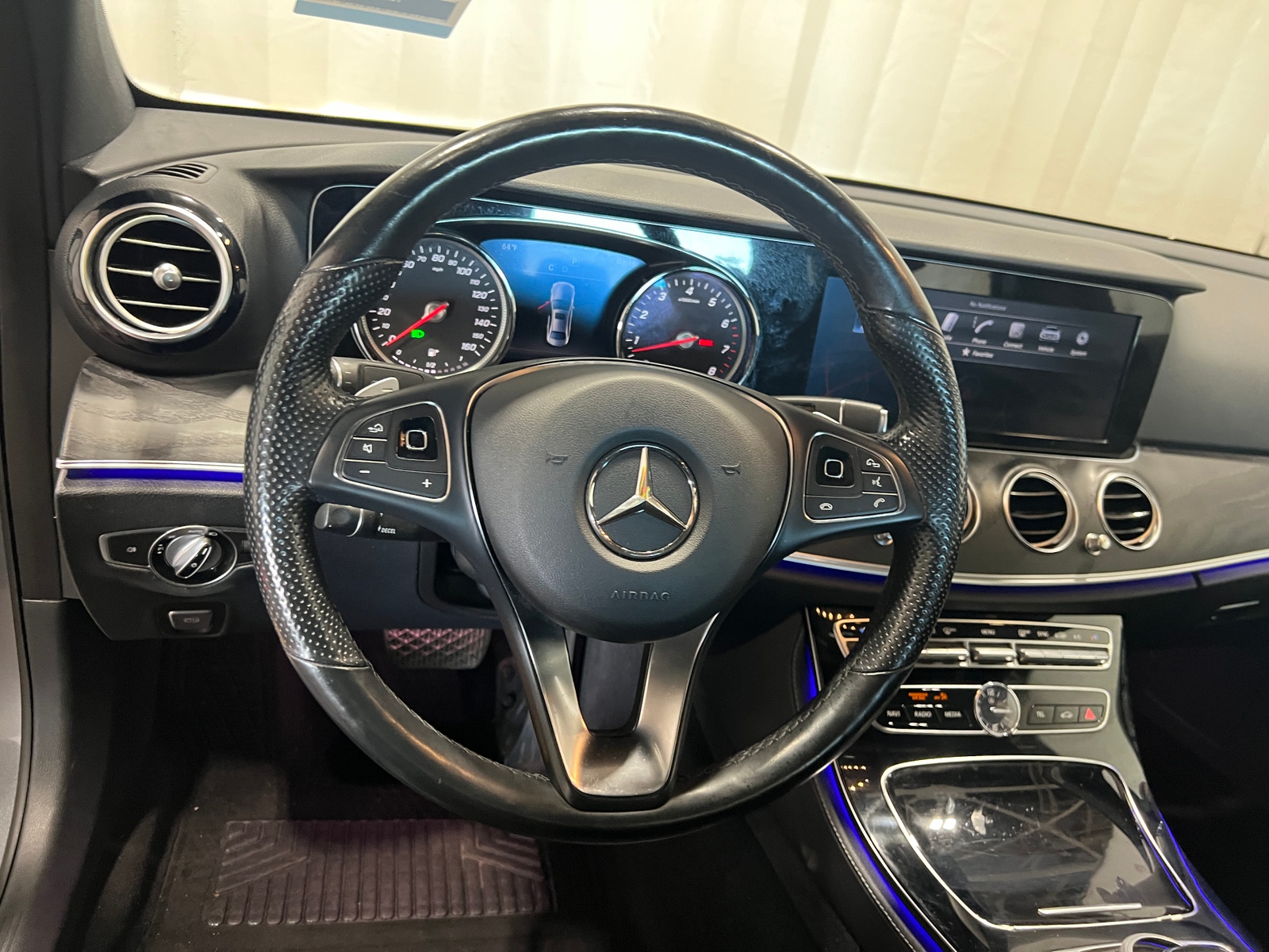 Thumbnail: 2017 Mercedes-Benz E-Class - 4