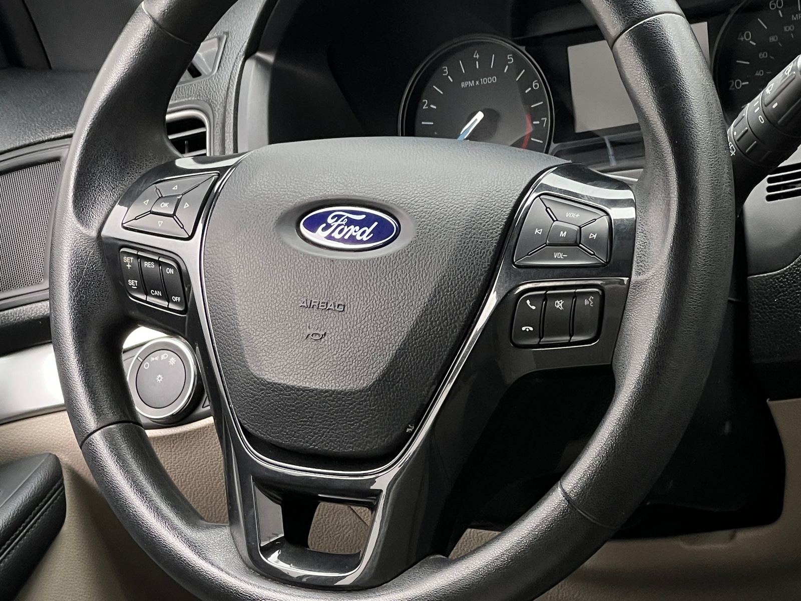 Thumbnail: 2019 Ford Explorer - 5