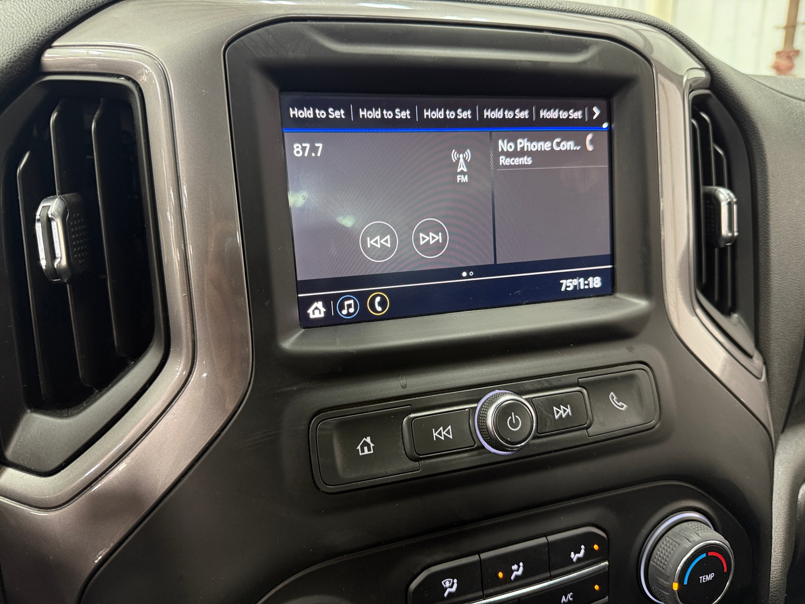 Thumbnail: 2022 Chevrolet Silverado 1500 - 4