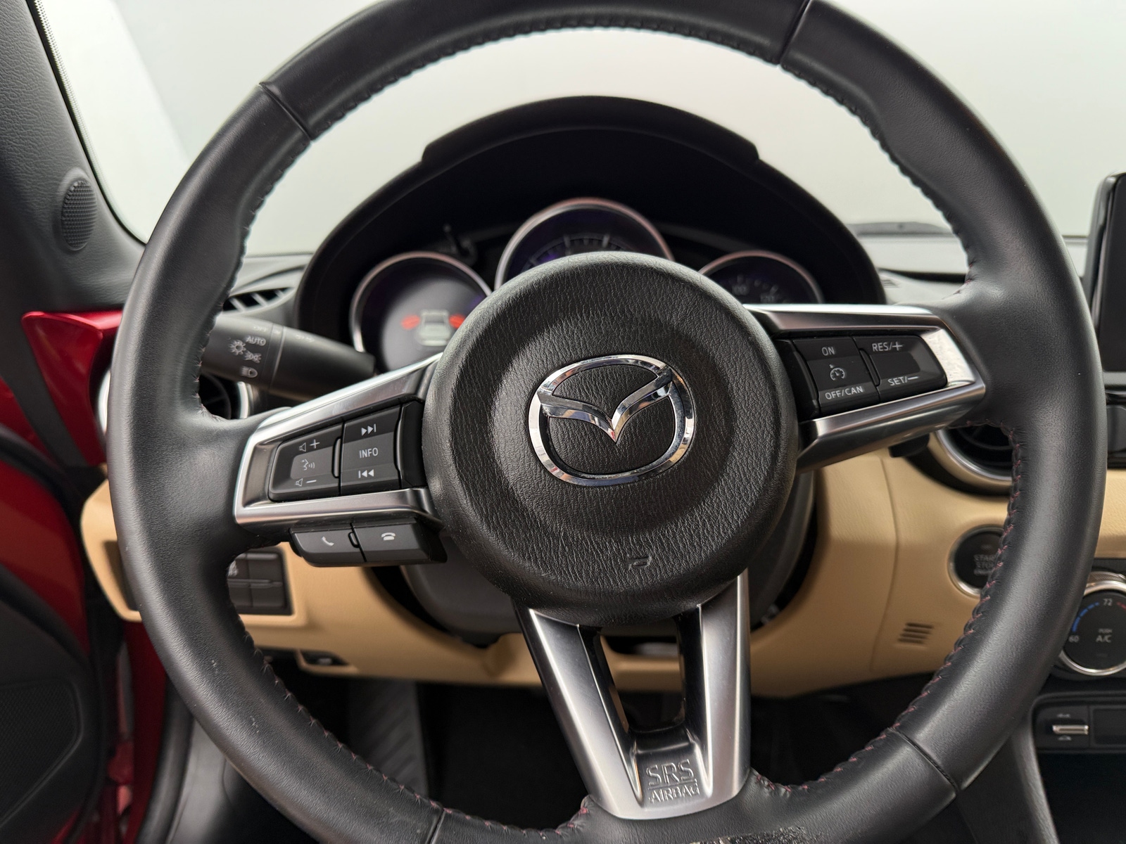 Thumbnail: 2019 Mazda MX-5 Miata - 3