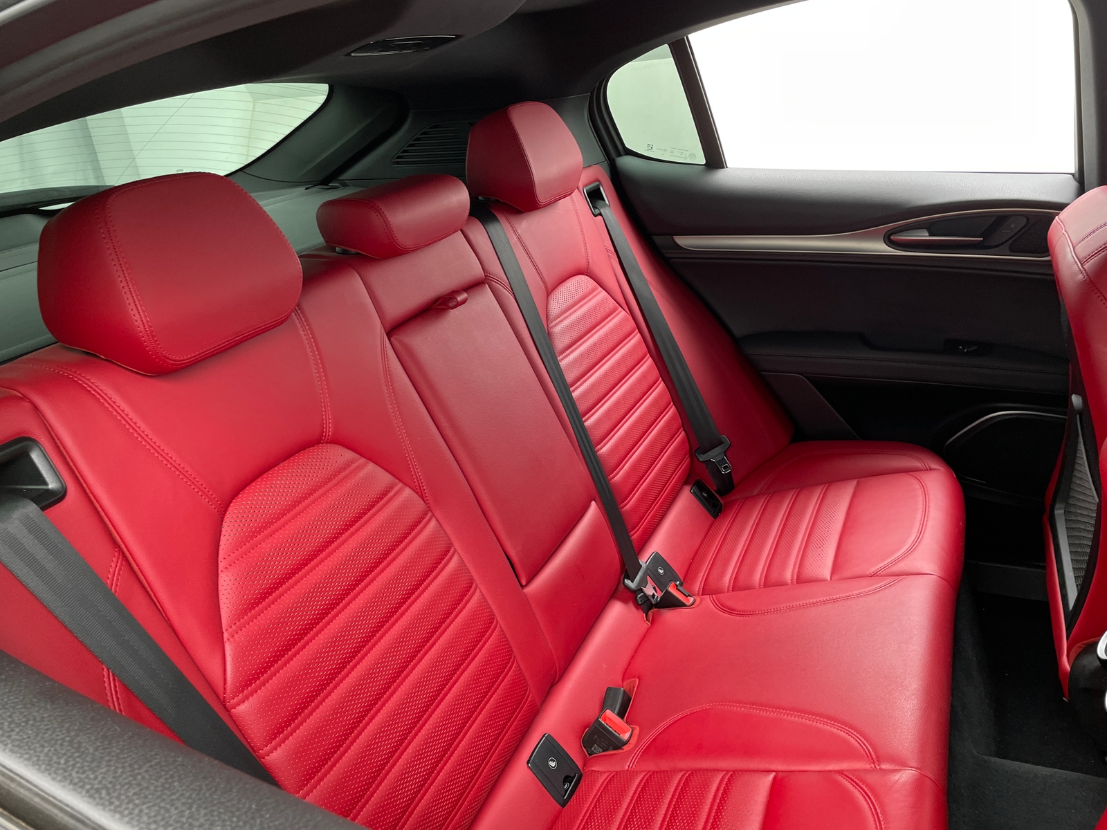 Thumbnail: 2022 Alfa Romeo Stelvio - 5