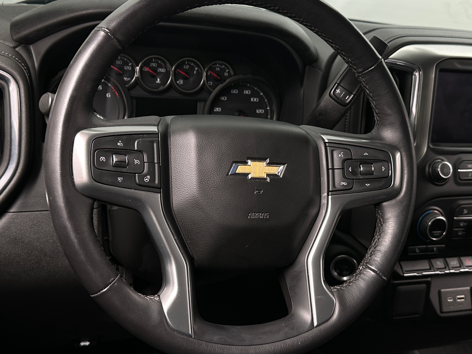 Thumbnail: 2022 Chevrolet Silverado 1500 - 5
