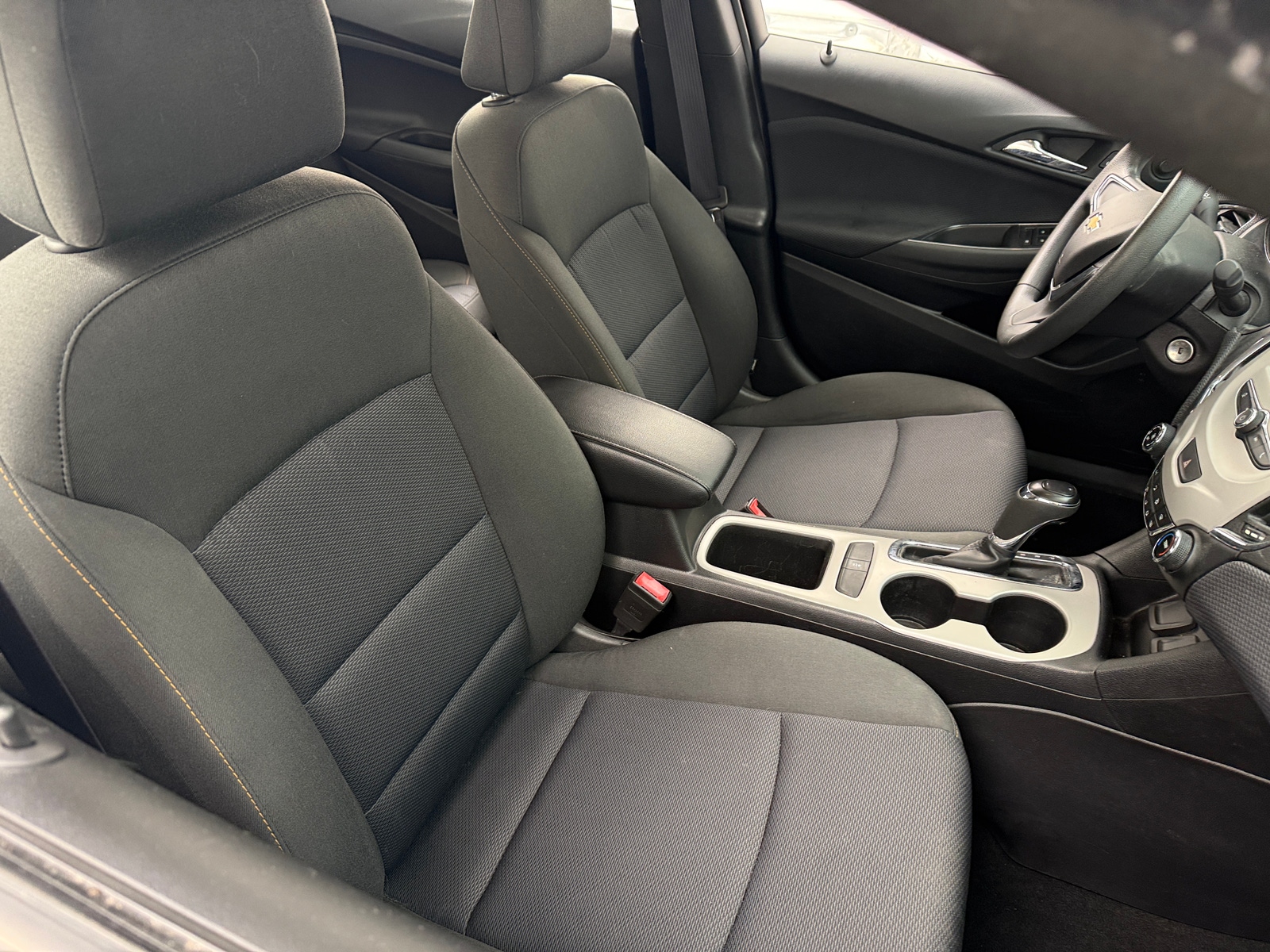 Thumbnail: 2016 Chevrolet Cruze - 2