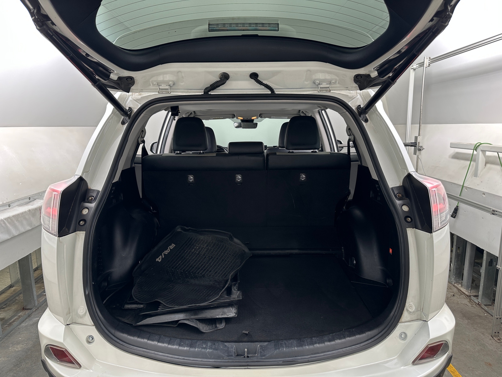 Thumbnail: 2016 Toyota RAV4 - 6