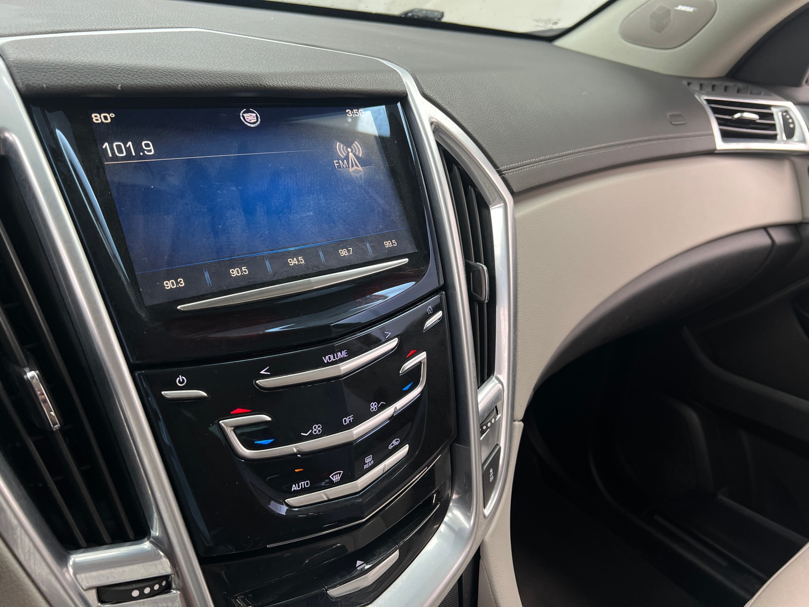 Thumbnail: 2014 Cadillac SRX - 3