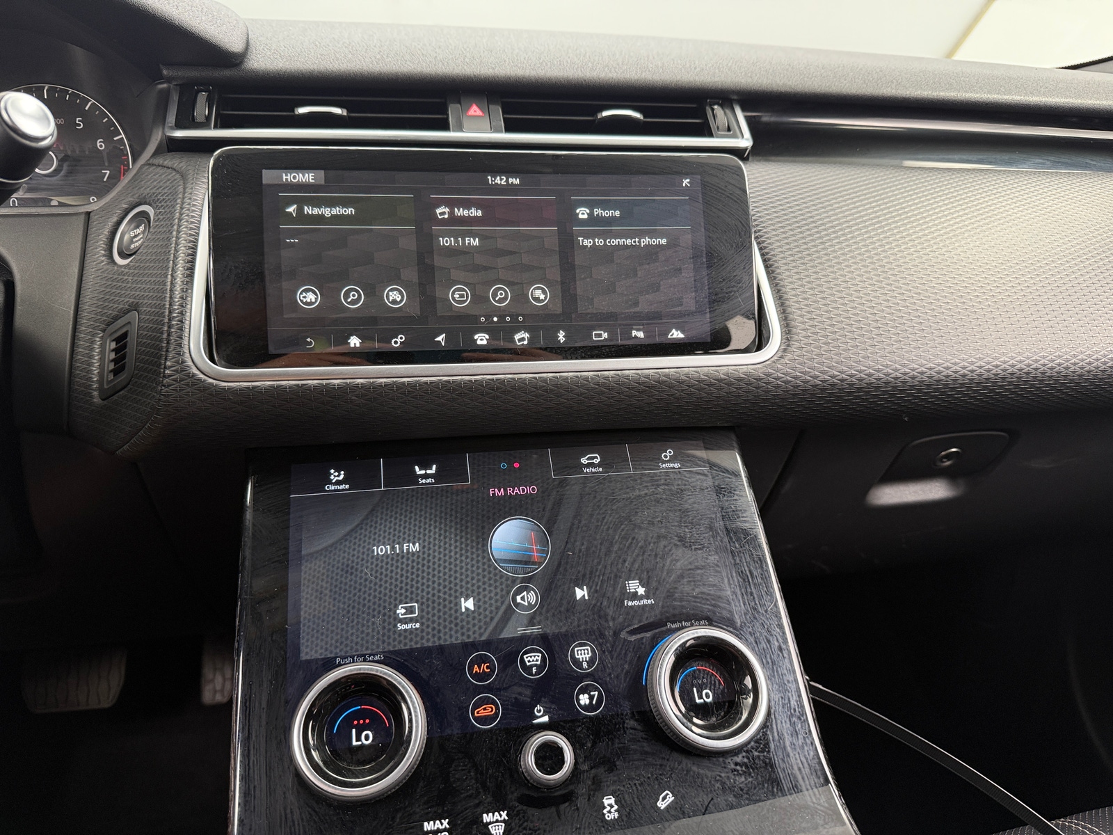 Thumbnail: 2020 Land Rover Range Rover Velar - 3