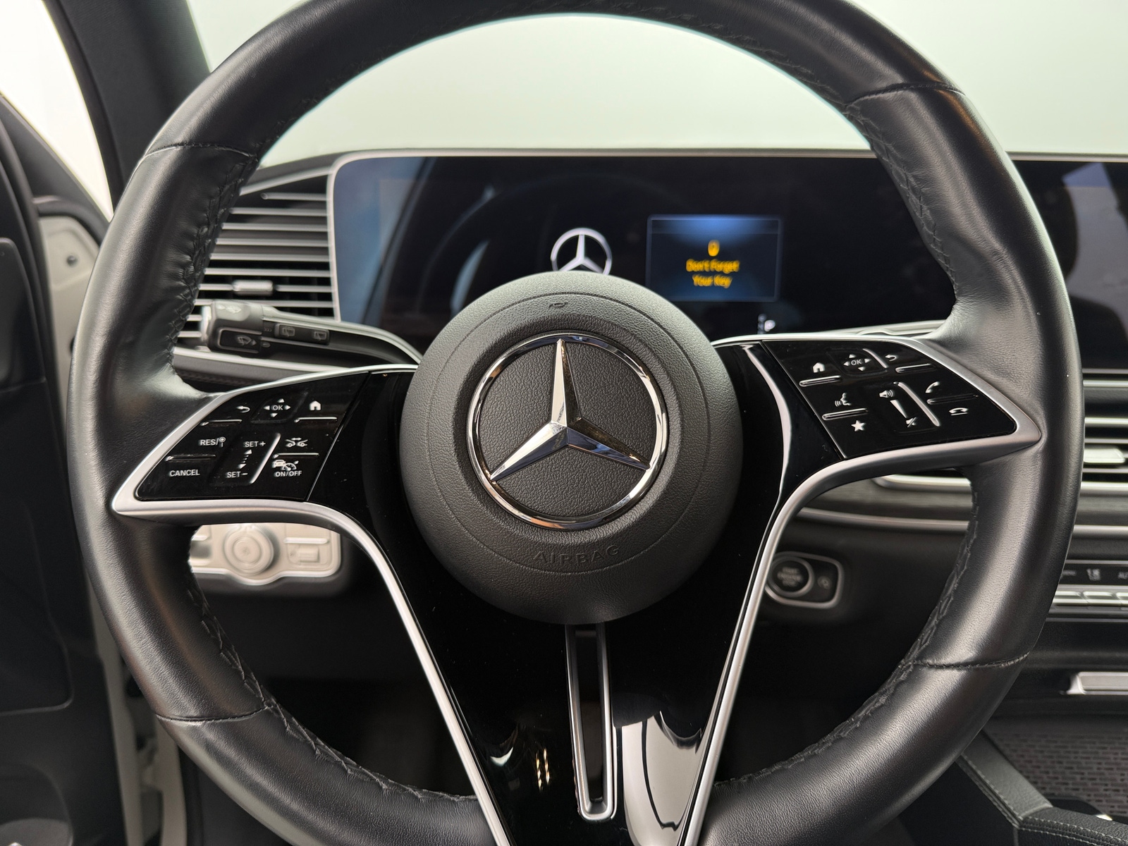 Thumbnail: 2024 Mercedes-Benz GLS - 4