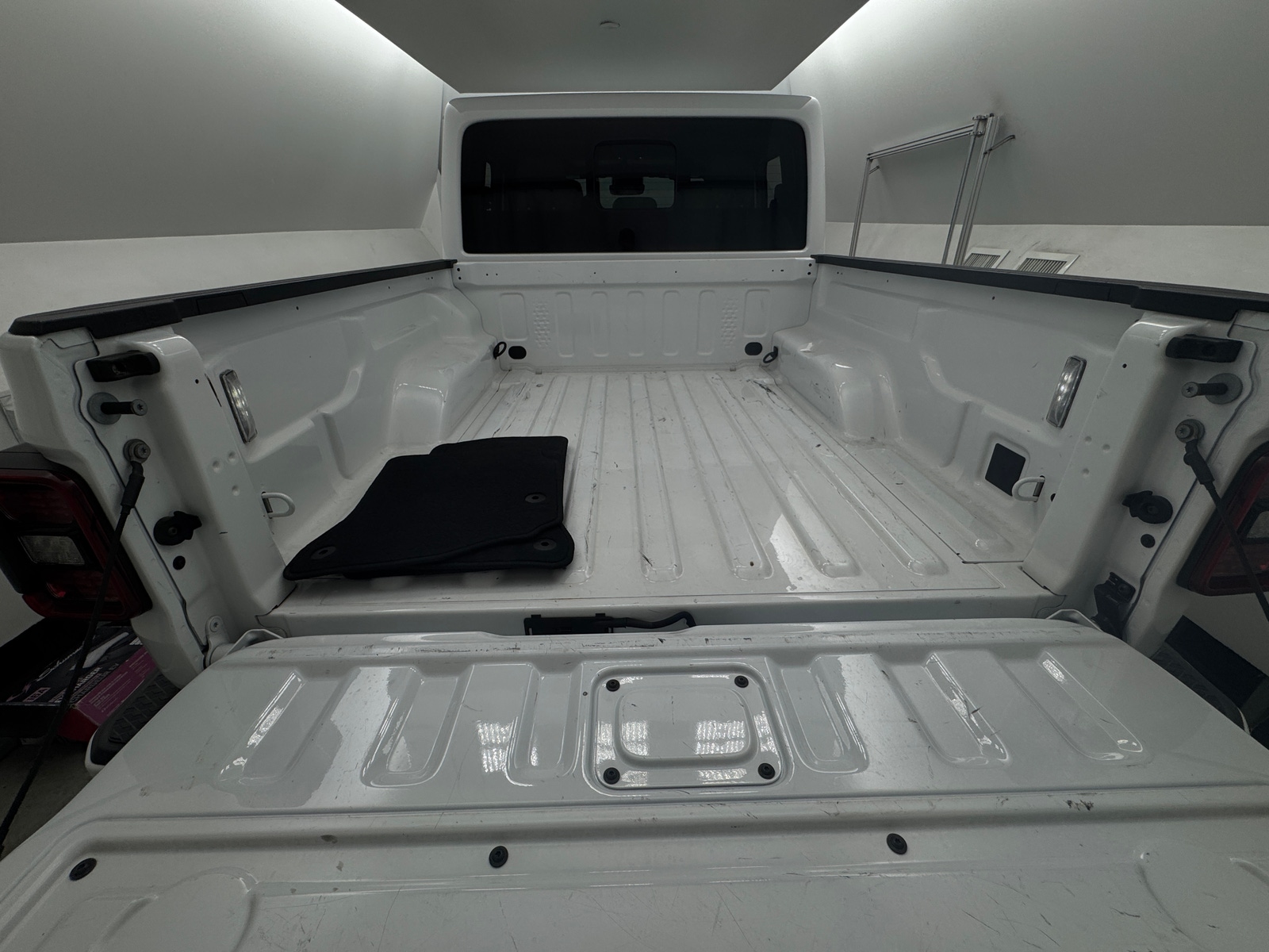 Thumbnail: 2021 Jeep Gladiator - 6