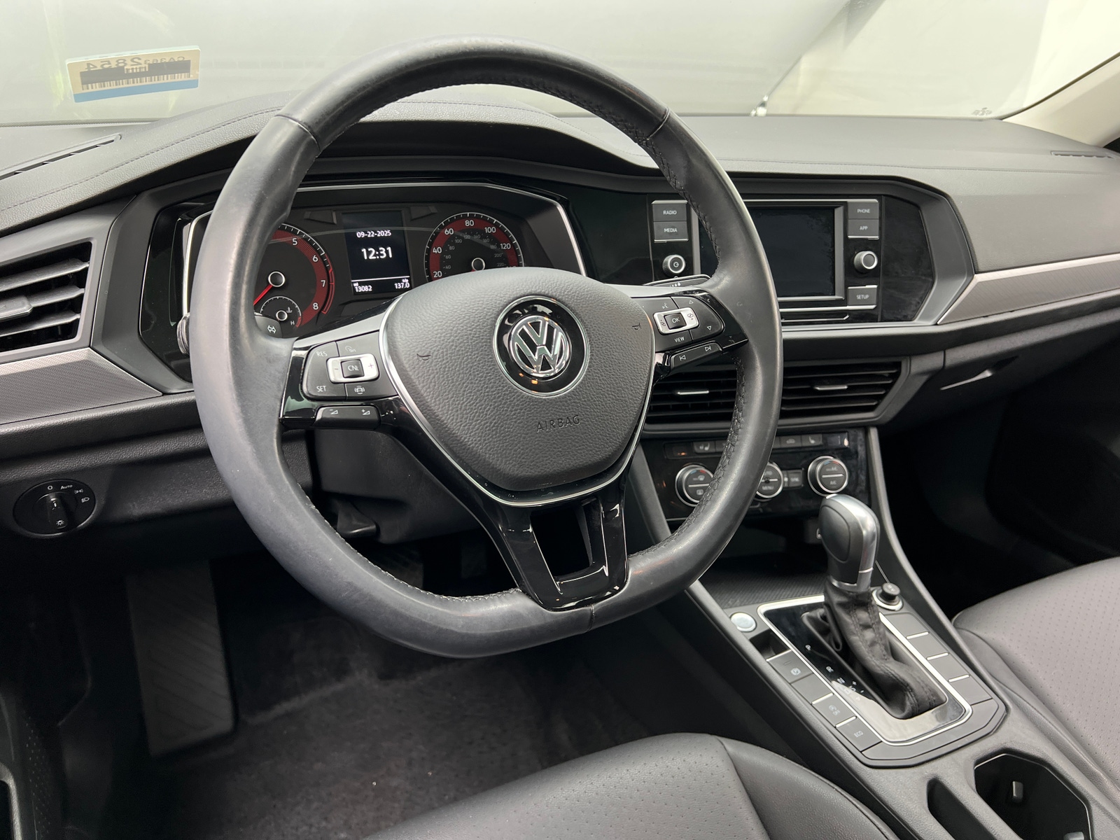 Thumbnail: 2019 Volkswagen Jetta - 4